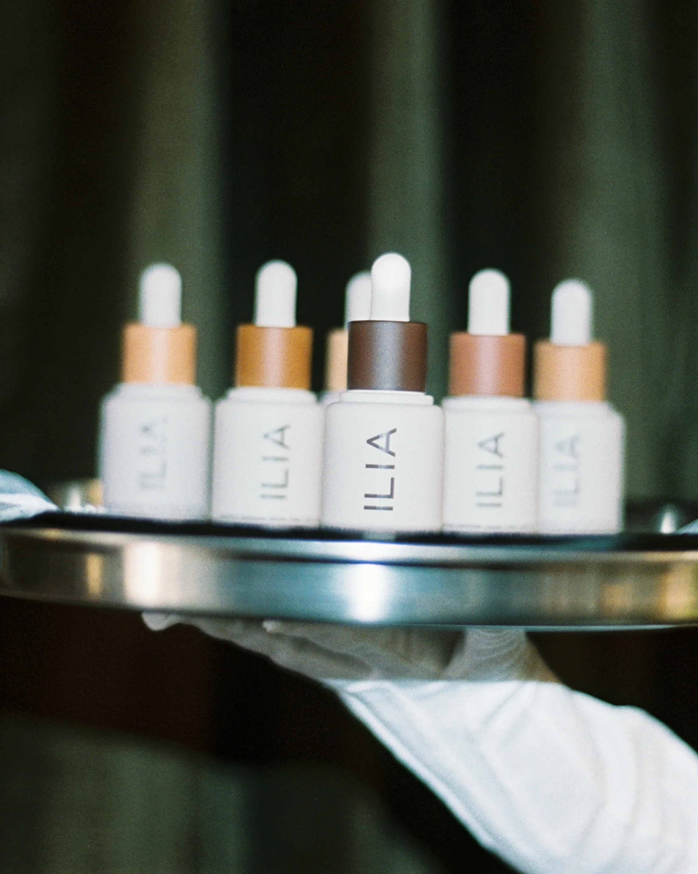 cake-the-mag-sasha-plavsic-on-building-ilia-self-doubt-and-makeup-that-makes-your-skin-better-10.webp