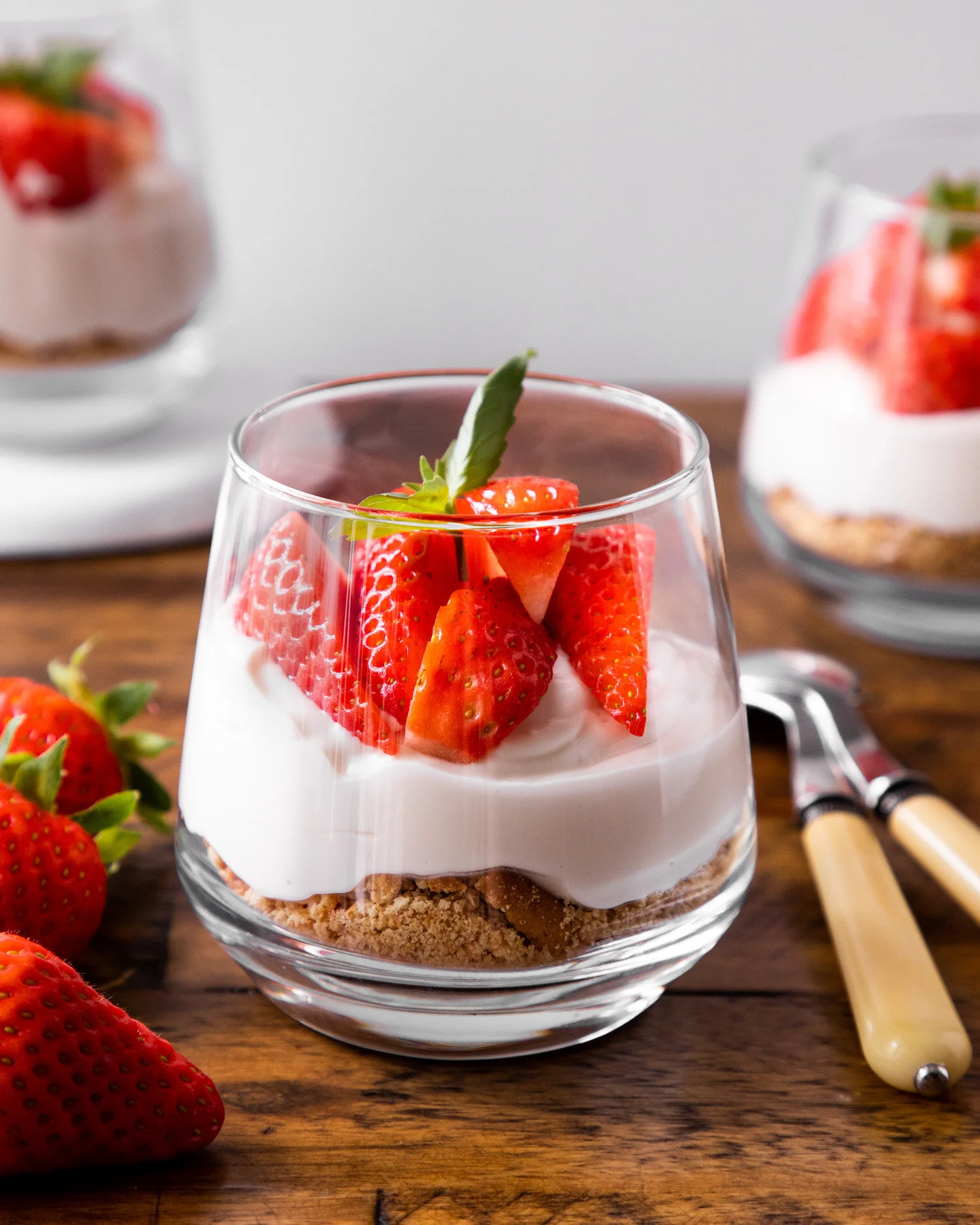 No Bake Cheesecake With Strawberries