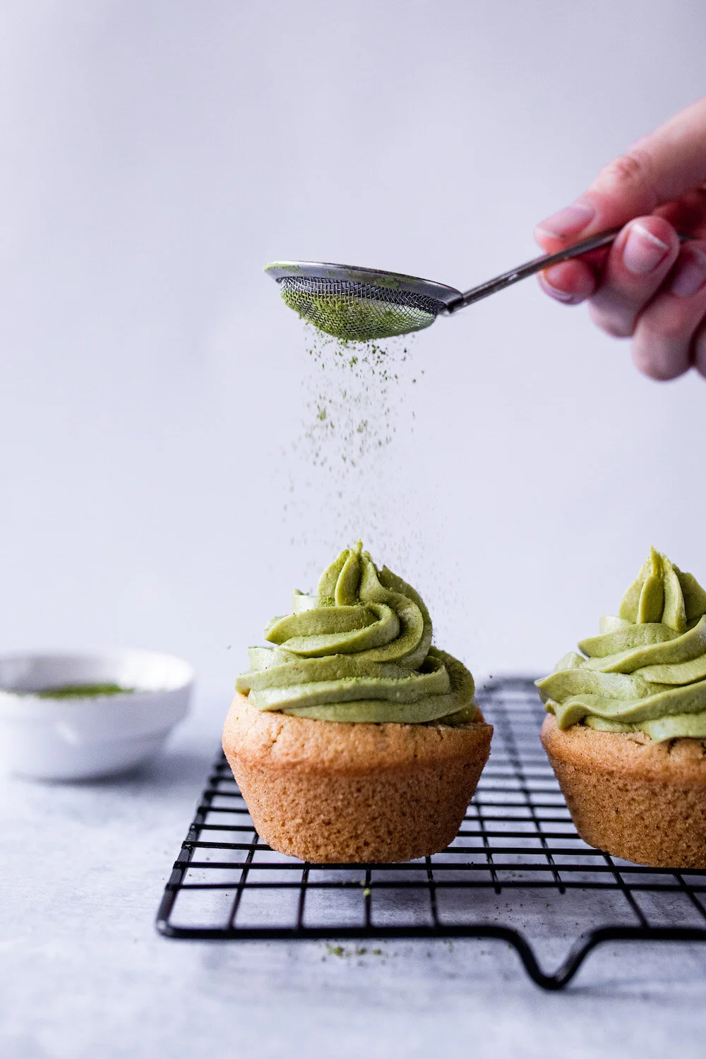 vegan_vanilla_cupcakes_with_matcha_buttercream_2.JPG