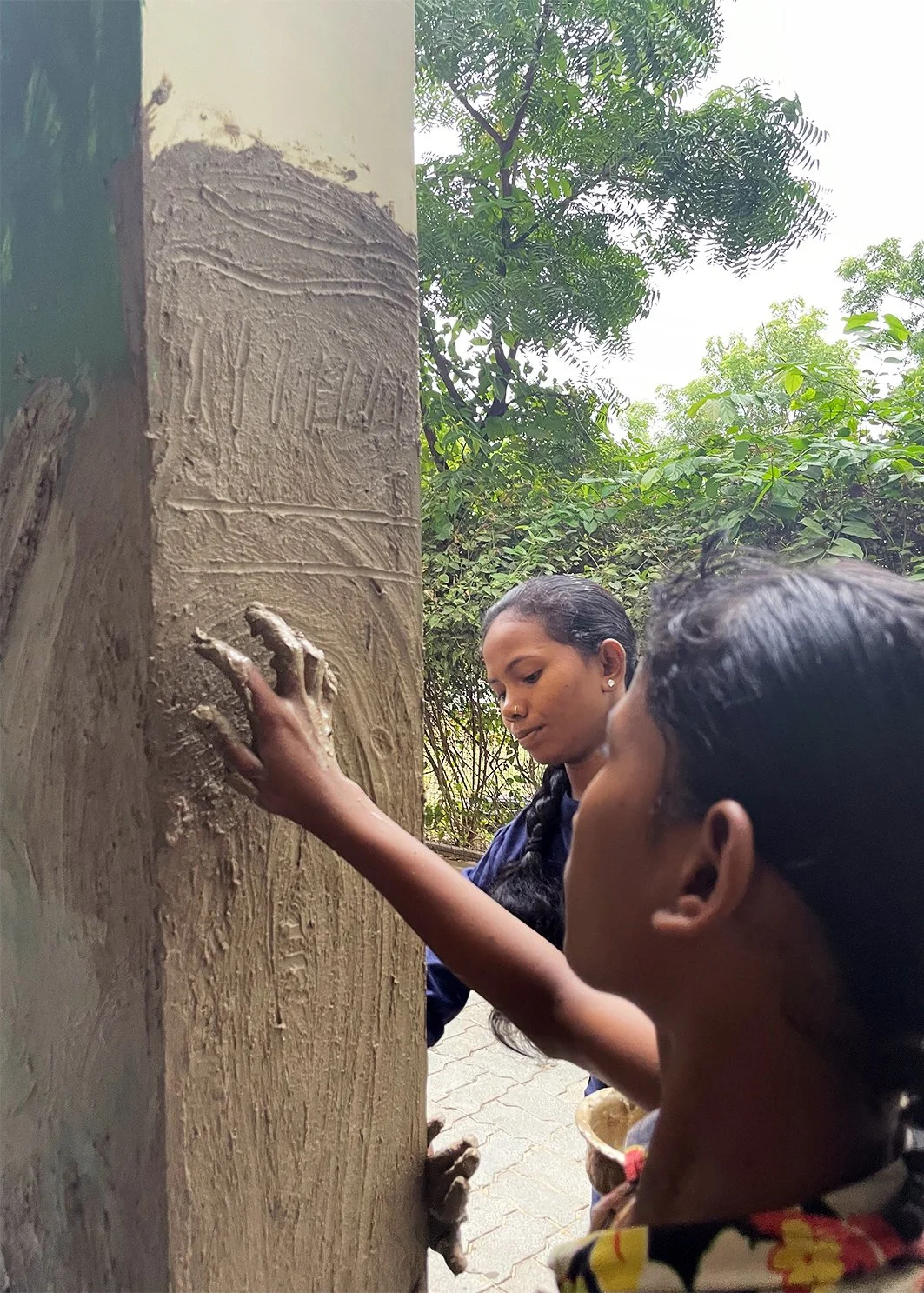 dhun_experiment_mud_plaster_wall.jpg