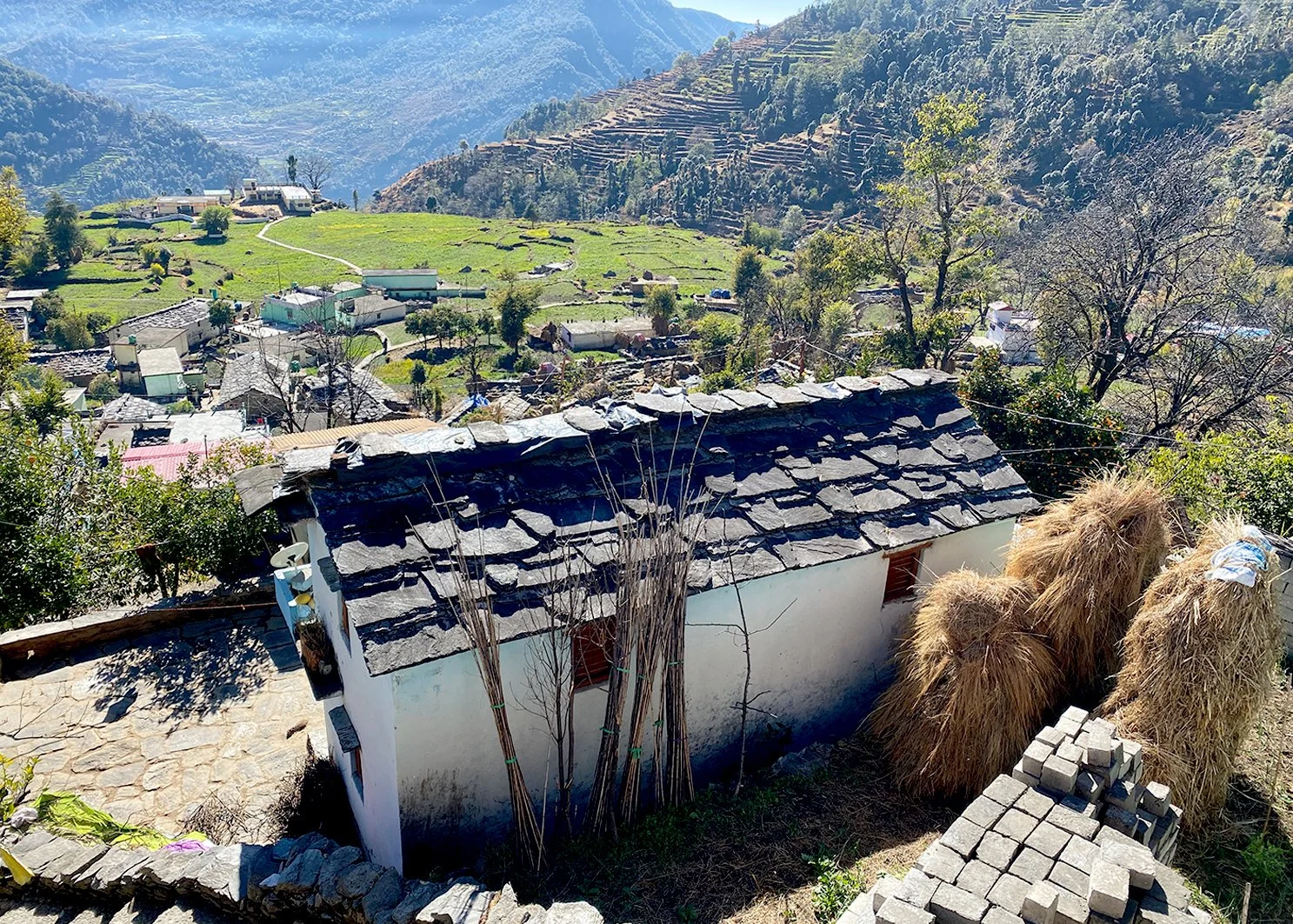 uttrakhand_stone_settlement_local_traditional_courtyard_settlement_traditional_vernacular_wisodm_ecology.jpg