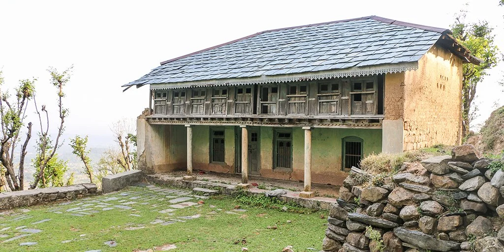 kangra_slate_mud_wood_traditional.jpg