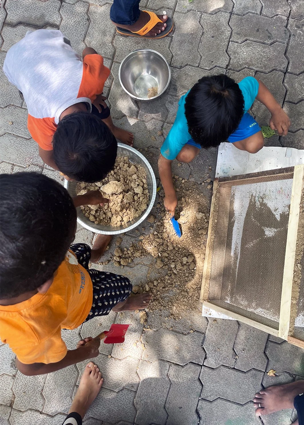 dhun_experiment_mud_sieve.jpg