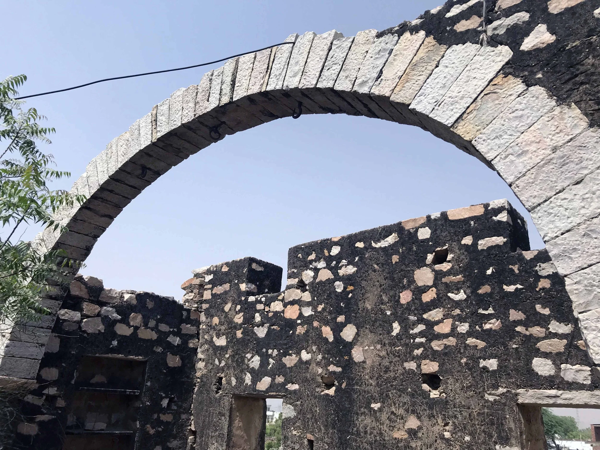 01. Chittora (Garh)  Stone arch.jpg