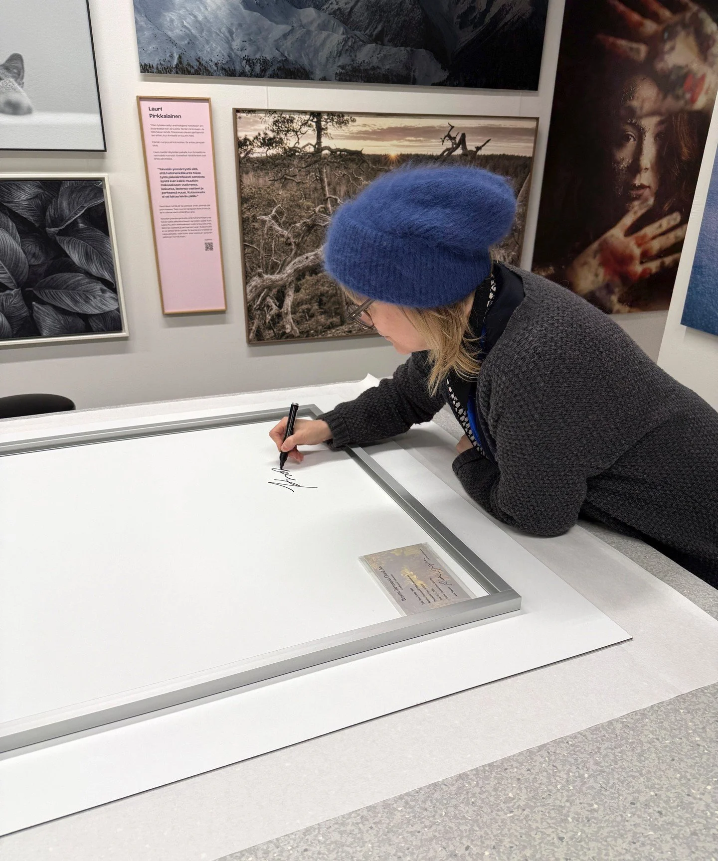 A beautiful piece by @kreettakreetta &mdash; Moon Lullaby (2020).⁠
⁠
Kreetta J&auml;rvenp&auml;&auml; is a Helsinki-based contemporary artist known for her poetic, 17th-century inspired floral fantasies.⁠
This artwork was transformed into a gallery-g