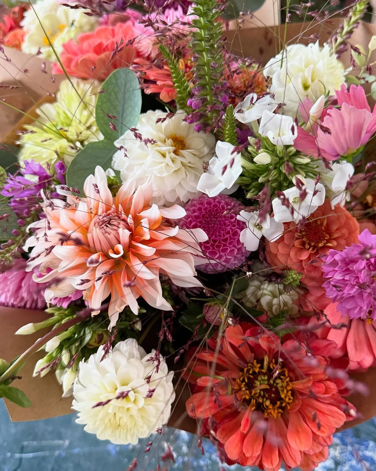 Blumenstr&auml;uusse f&uuml;r Donnerstag 🌸

#blumenstrauss #gartenblumen #sommerblumen #flowerbouquets #oberwilbeizug