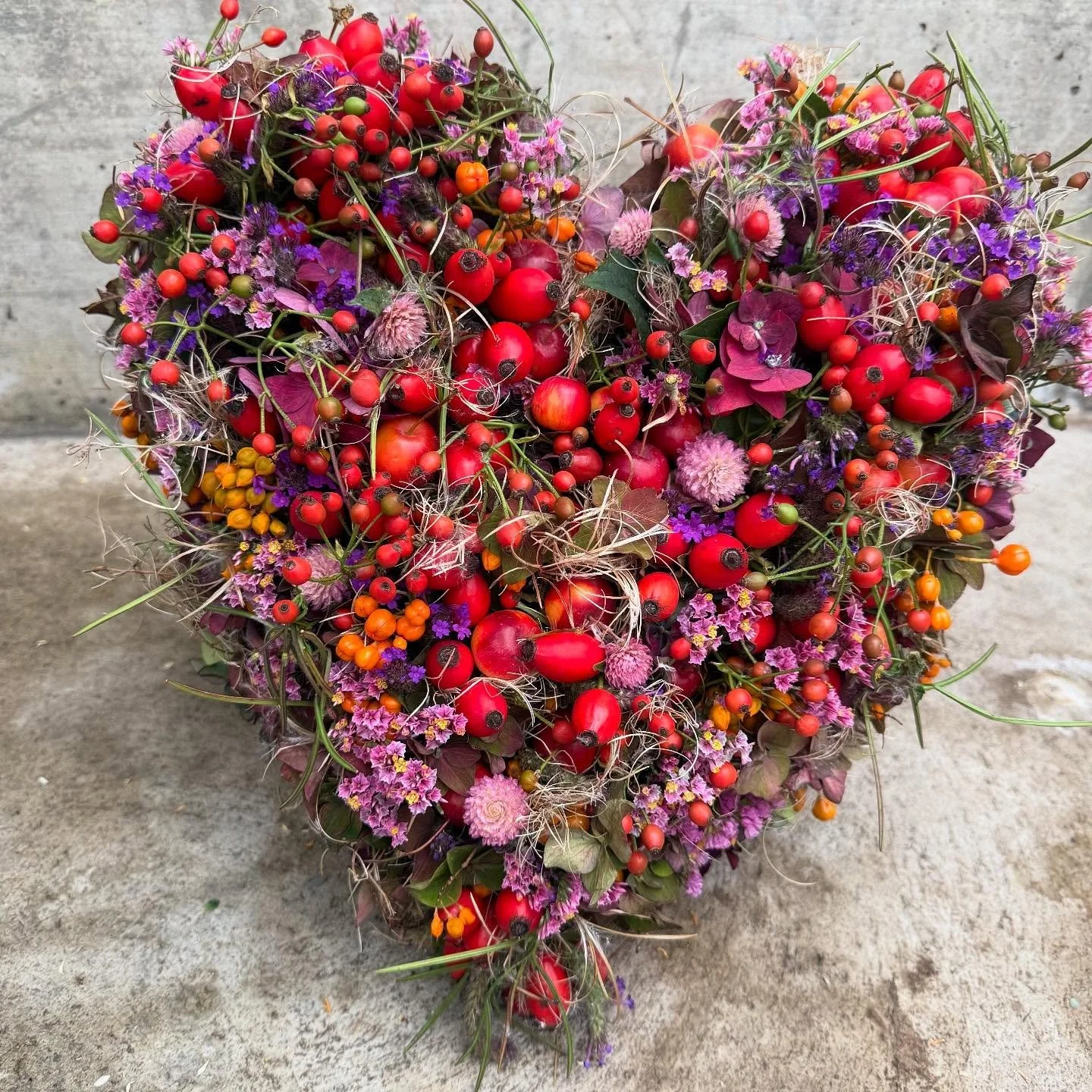 In der Einfachheit liegt die Sch&ouml;nheit

#flowerheart #blumenherz #blumen #september #oberwilbeizug #natursch&ouml;nheit #herz