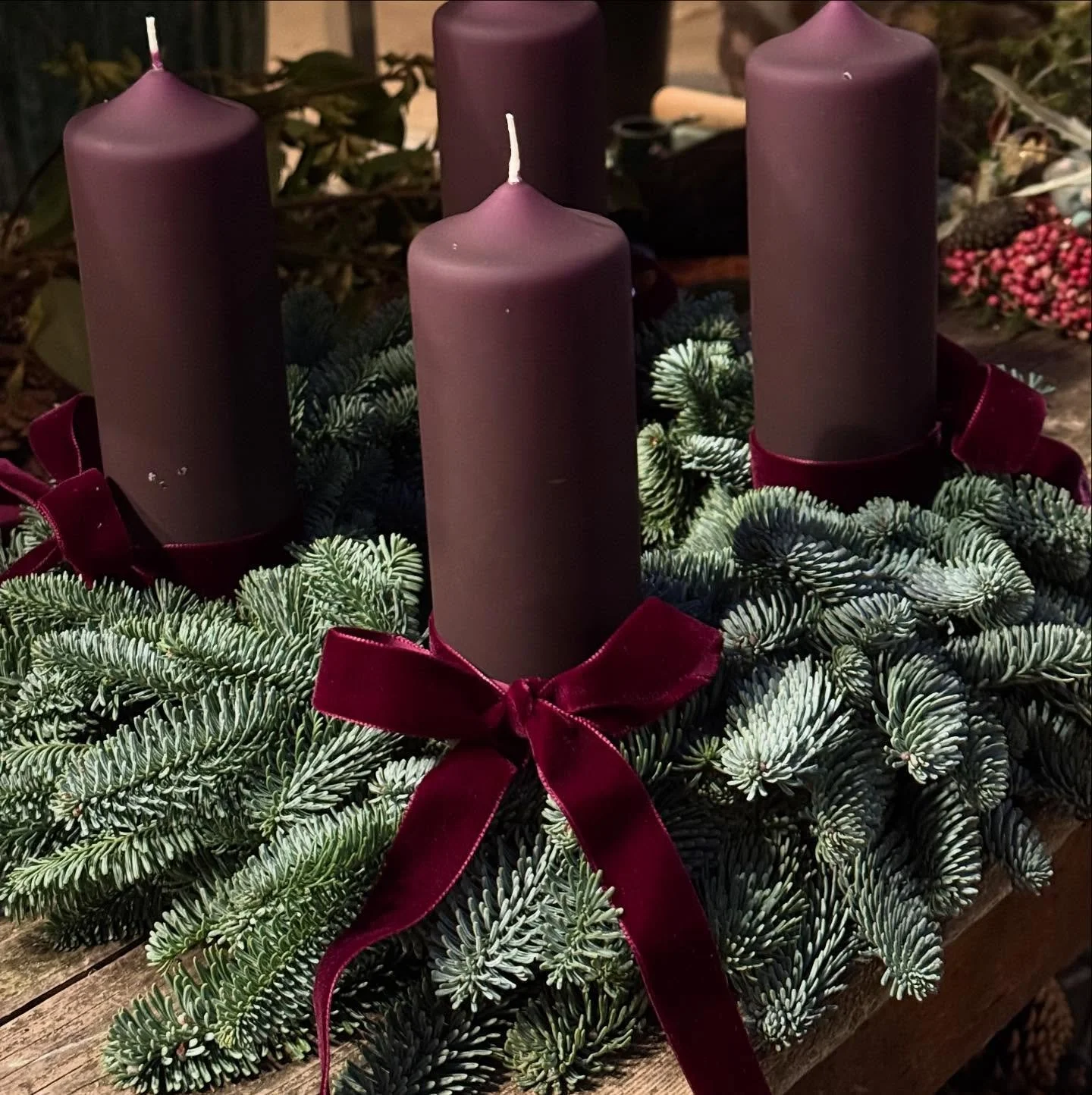 berry berry 

#adventskranz #advent #homedecor #weihnachten #decoration #oberwilbeizug #berry