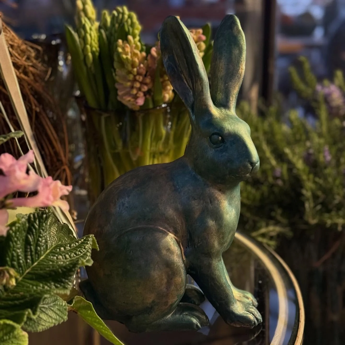 green bunny 🌸

#ostern #osterhase #fr&uuml;hling #dekoration #oberwilbeizug #stadtzug #floralisa-blumen #garden #sch&ouml;nesf&uuml;rzuhause