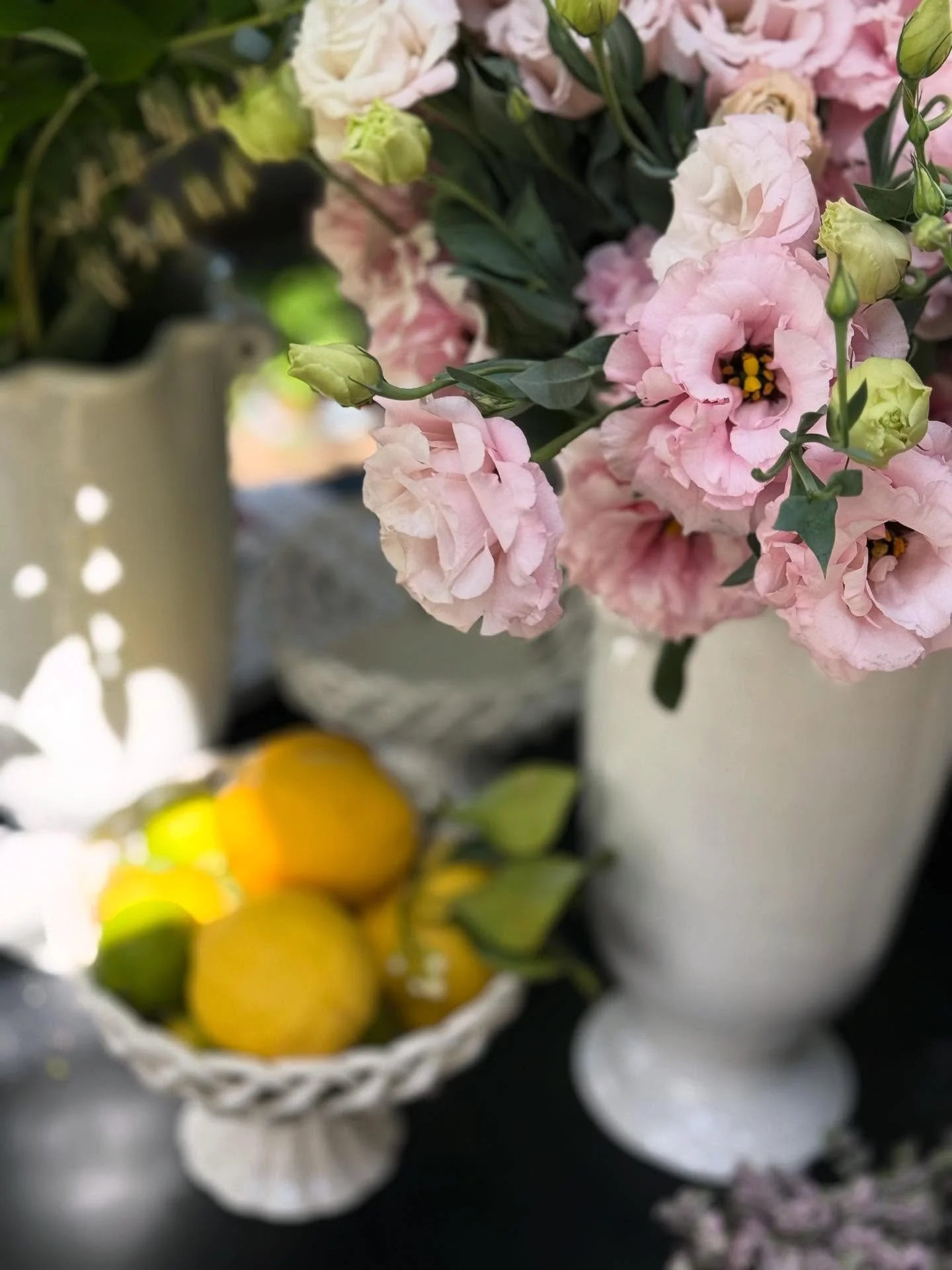 Am Sonntag ist Muttertag - wir haben ge&ouml;ffnet von 8.00 Uhr bis 15.00 Uhr

#muttertag #geschenke #weiss #vasen #blumen #florist #oberwilbeizug #mai