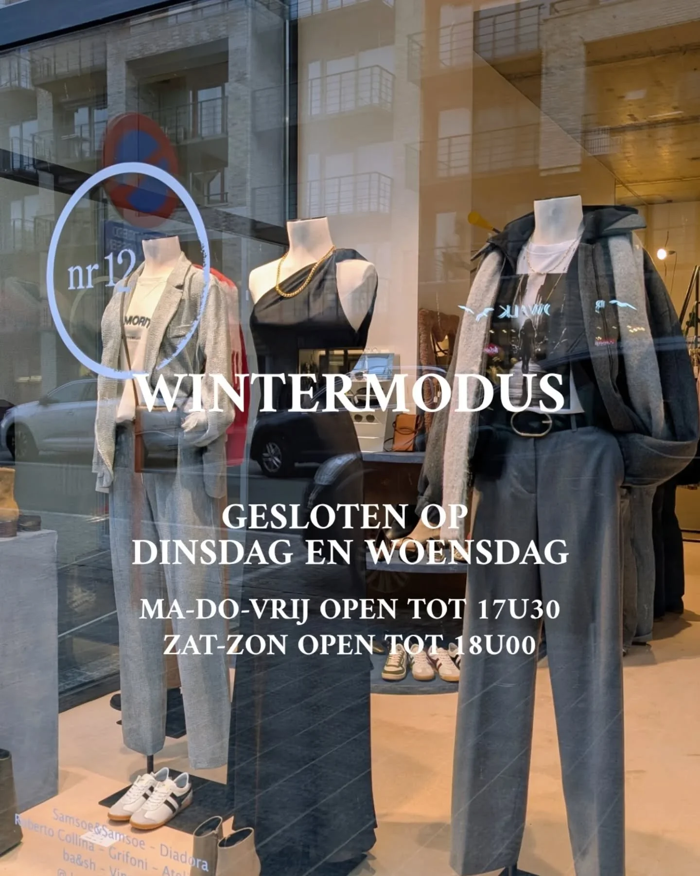 Wintermodus. Tussen de herfst- en krokusvakantie hebben we andere openingstijden m.u.v. de Kerstperiode en 11 november.

We sluiten 's avonds een halfuurtje vroeger en de woensdag zijn Griet en ik allebei bij ons gezin.

Dit weekend doen we iets spec