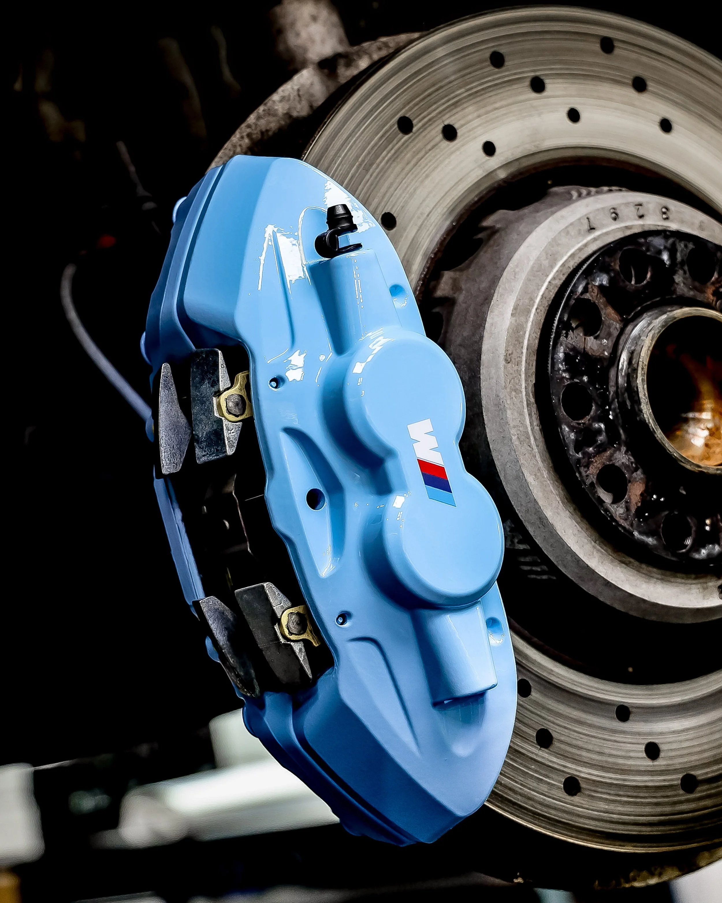 Calipers Blue Color Professional brake caliper painting service Southampton Hampshire ...
