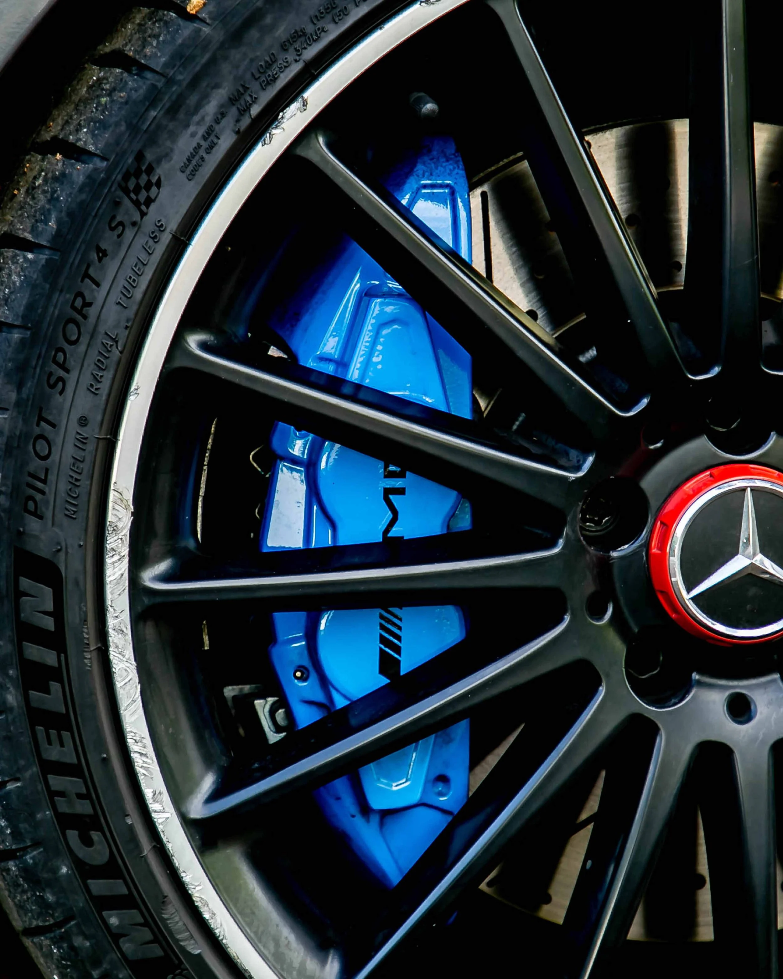 Calipers Blue Color Professional brake caliper painting service Southampton Hampshire ...