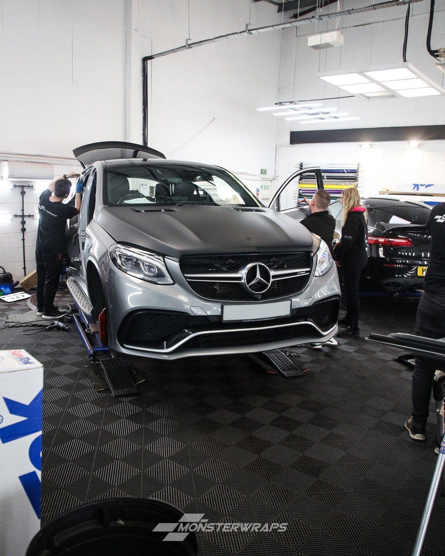 Stealth-ing up this AMG GLE63S with a full colour change wrap in 3M Matte Black 😮&zwj;💨😮&zwj;💨

This wrap job includes wrapping the door shuts and returns in the same colour as the exterior, in order to create that seamless finish throughout! 
💪