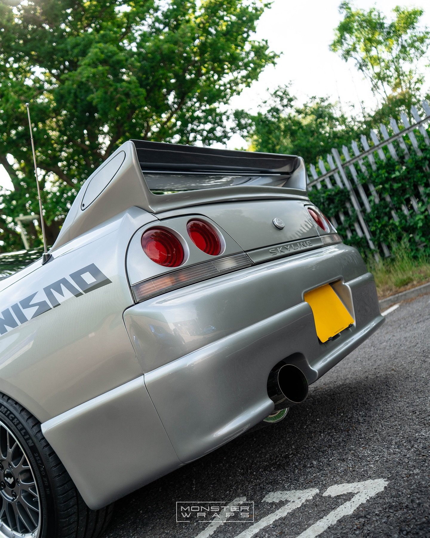 We had this super clean Nissan R33 GT Skyline  in for some subtle but sharp upgrades 🔥👌We fitted gloss gunmetal grey Nismo side stripes for that OEM+ touch, and added 5% rear window tints to dial in the stealth 🖤 

Simple, clean, effective &mdash;