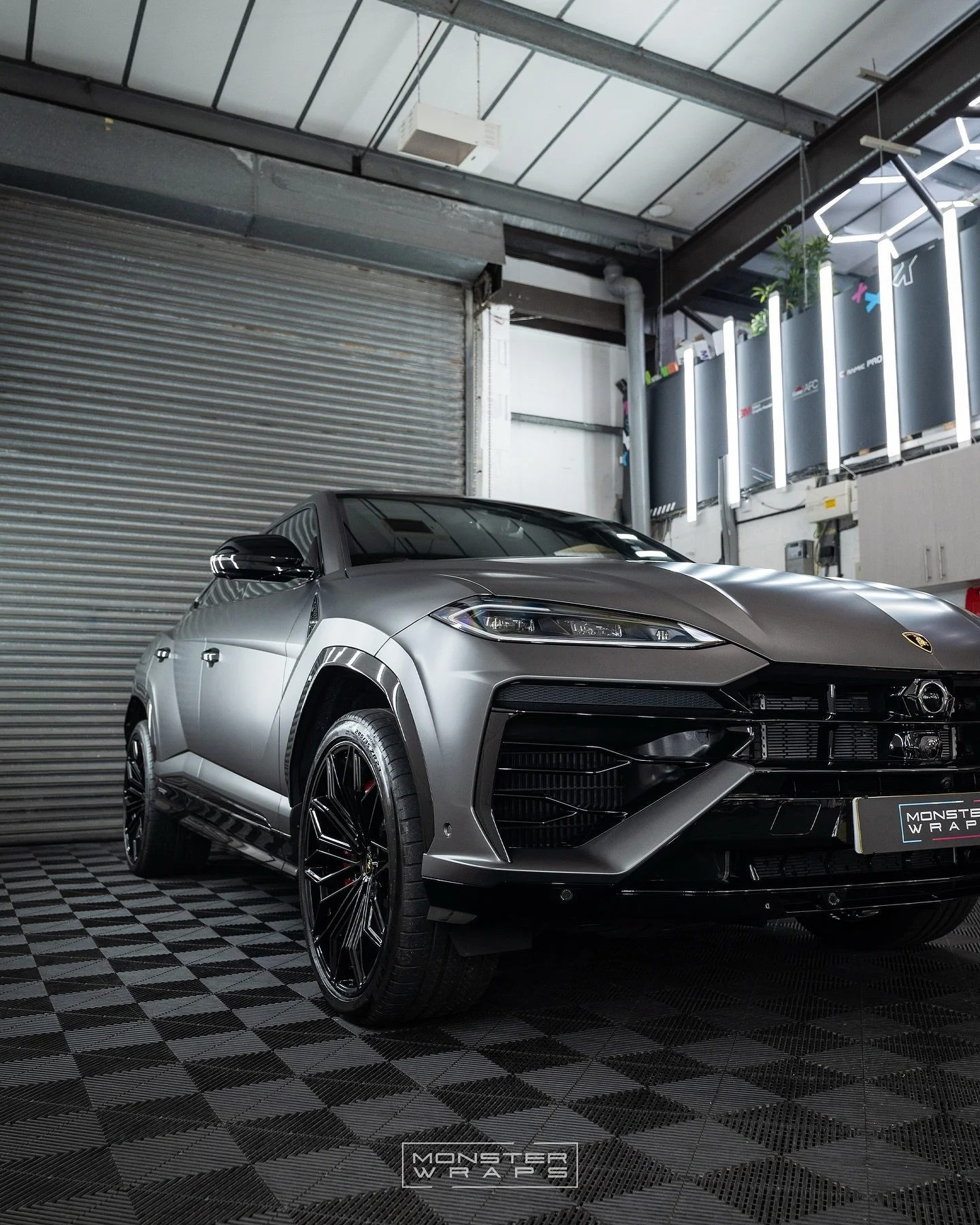 FULL stealth mode ๐ฅท for this Lamborghini Urus! โซ๏ธ๐ฉถ #satinppf
Last month we had the pleasure of having this brand new Urus in for a full Satin PPF conversion, and wowwww it was meant to be ๐ฅต 
Not only does Satin/Matte PPF look fantastic it also o
