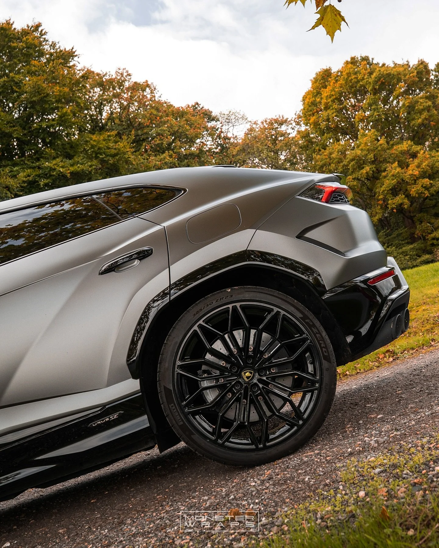 FINAL photos of Urus SE wrap project are here! 👉 and doesn&rsquo;t it just look like it was meant to be 😮&zwj;💨🩶 All wrapped up in 3M 2080 Satin Dark Grey! 👊 #carwrapping 

#urusse #monsterwraps