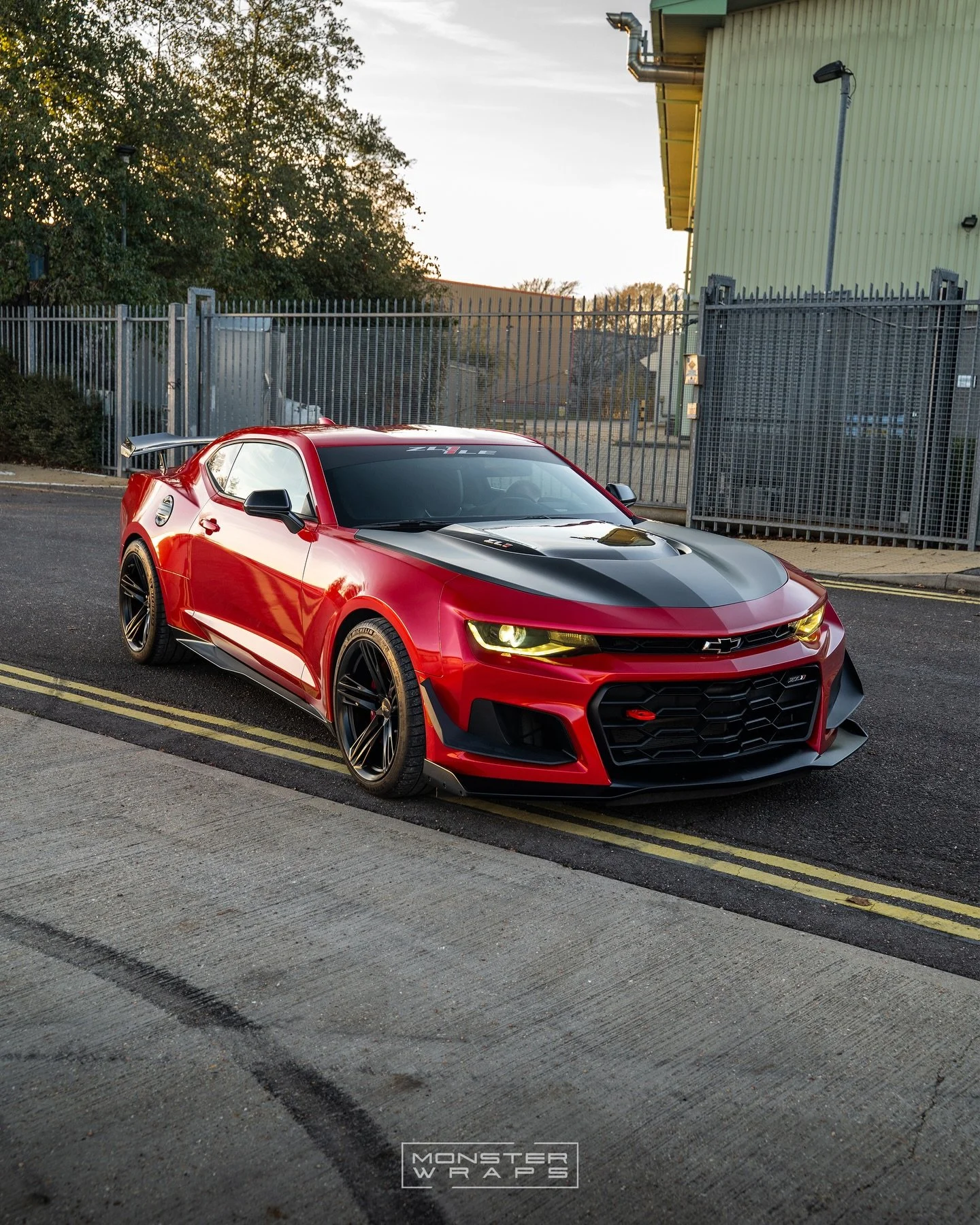 𝑨 𝒇𝒊𝒆𝒓𝒚 𝒄𝒐𝒍𝒐𝒖𝒓 𝒇𝒐𝒓 𝒂 𝒇𝒊𝒆𝒓𝒚 𝒄𝒂𝒓 ❤️&zwj;🔥 Chevrolet Camaro ZL1 1LE, originally 1 of 6 in the UK (now 1 of 1 😉) all wrapped up in Gloss Luscious Lips! ❤️😮&zwj;💨 Finished off with custom printed door jams 👊 @bickers07 

#cama