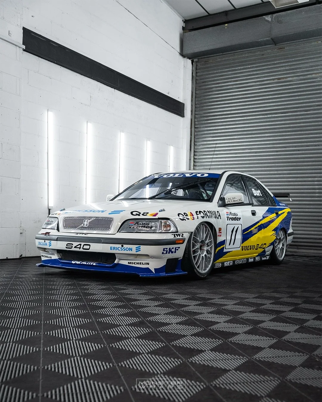 Diving back into the retro rave era 🤍💙💛 This Volvo S40 is now rocking its fresh BTCC 1997 livery 💪🤩 

#volvos40 #monsterwraps