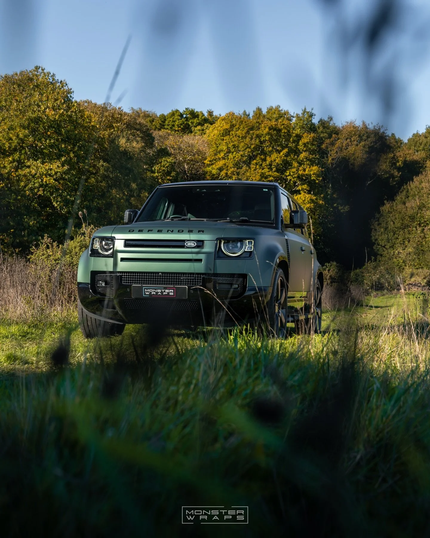If there is one colour that goes hand n hand with a Defender, it&rsquo;s Matte Pine Green Metallic 🌲✨ #LandRoverDefender 

#carwraps #monsterwraps