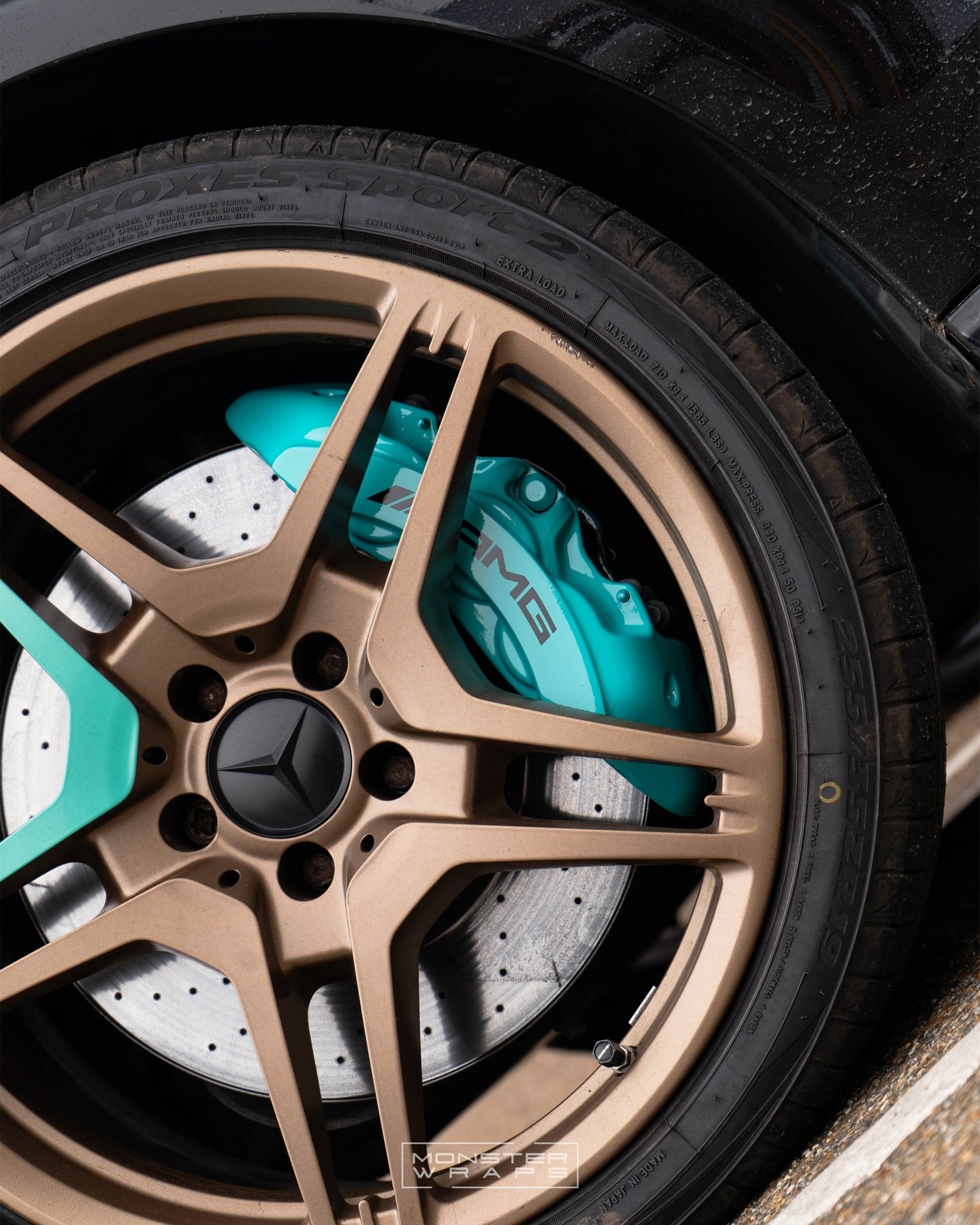 #throwback to when we made these AMG E63 POP! 🤩🩵 Painted in Gloss Petronas, and finished off with Gloss Black AMG decals for that factory look 👌 #caliperpainting 

#amge63 #petronas