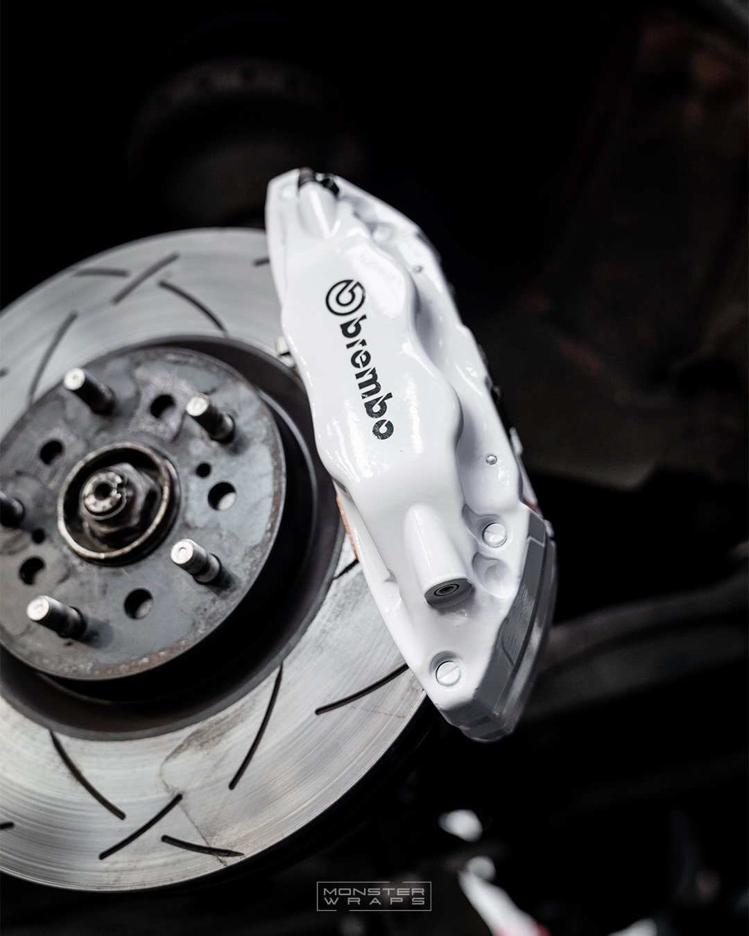 Subaru Impreza STI calipers all painted up in Gloss White ⚪️🕊️ Completed with Gloss Black decals, and a ceramic coating 👌✨ #caliperpainting 

#subaruhatchback #imprezasti #monsterwraps