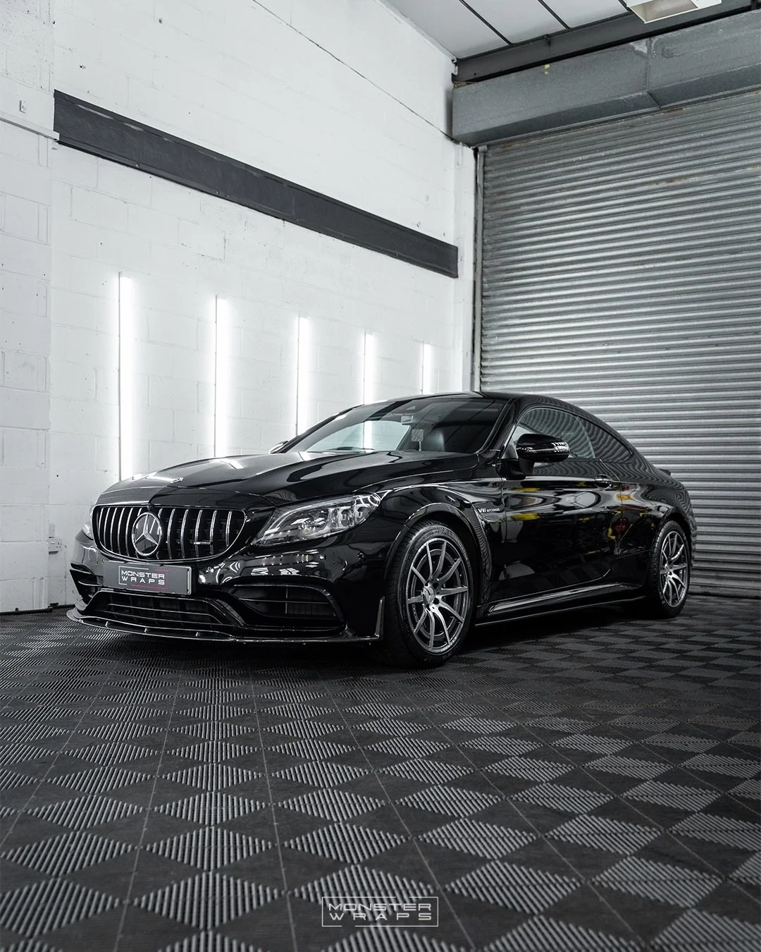 The gloss levels on this AMG C63 are just something else! 🤩🤩🤩🤯🤯 

We treated this Merc to a full stage 2 machine polish, 3 layer ceramic coating as well as fit low-line body kit, and completed an interior valet with a ceramic coating applied to 