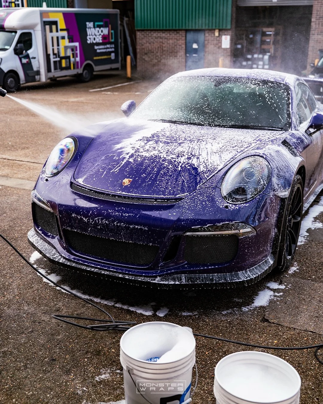 Some behind the scenes of our most recent full PPF project 💜😮&zwj;💨 #991gt3rs 

#glossppf #monsterwraps