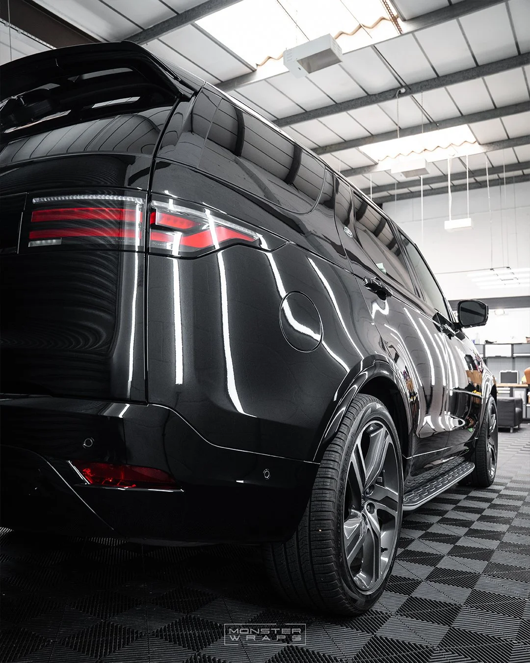 Land Rovery Discovery Disco 5 full-body gloss paint protection film PPF installation