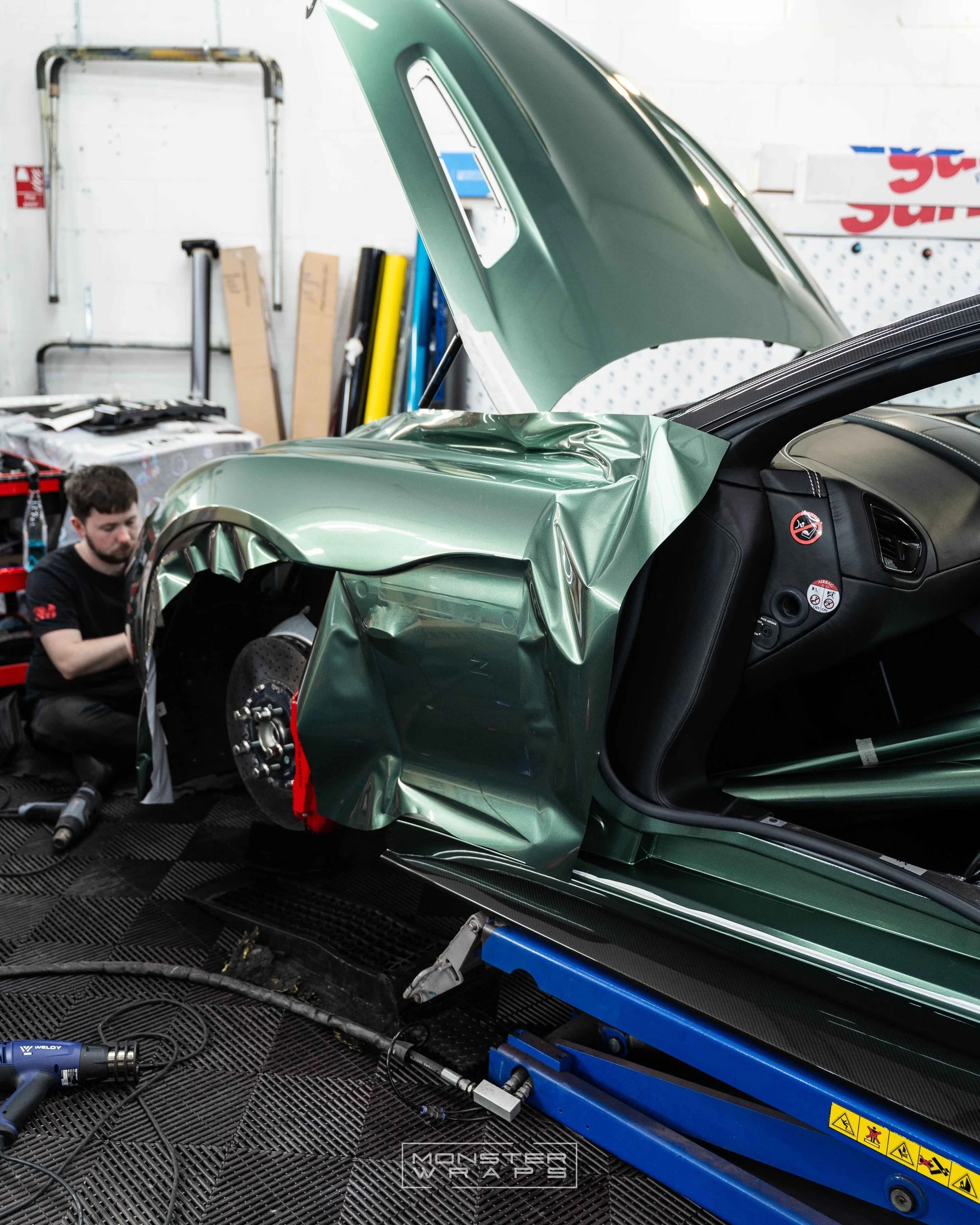 Aston Martin Zagato - Inozetek Metallic Racing Green - 9.jpg