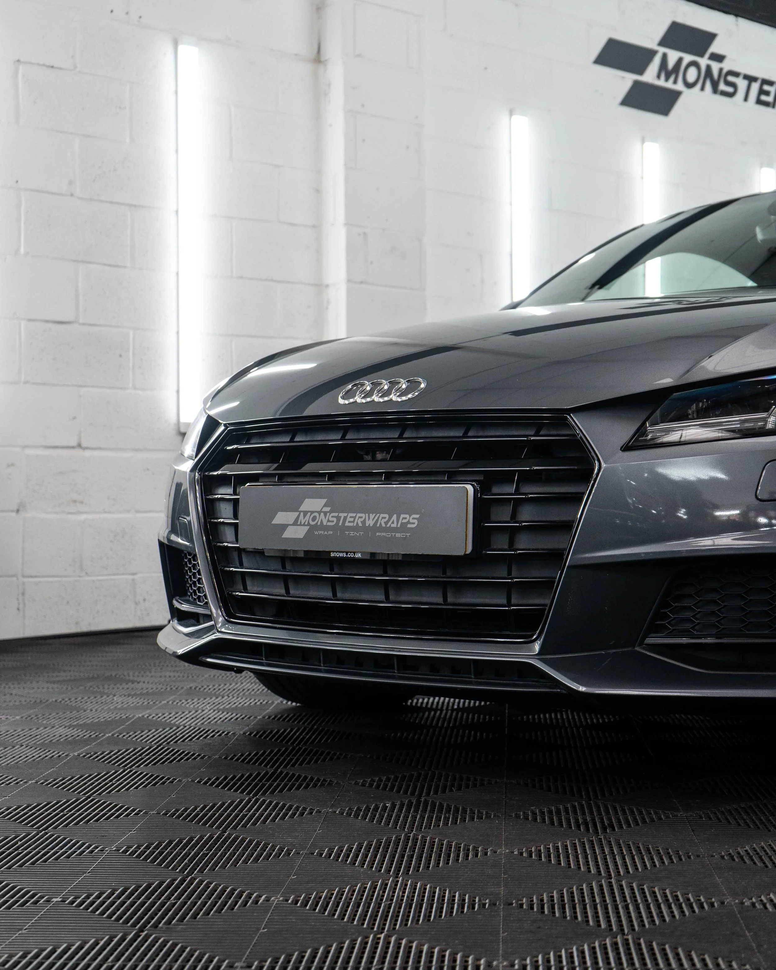 Audi TT MK3 S-Line front grille surround dechrome in Gloss Black