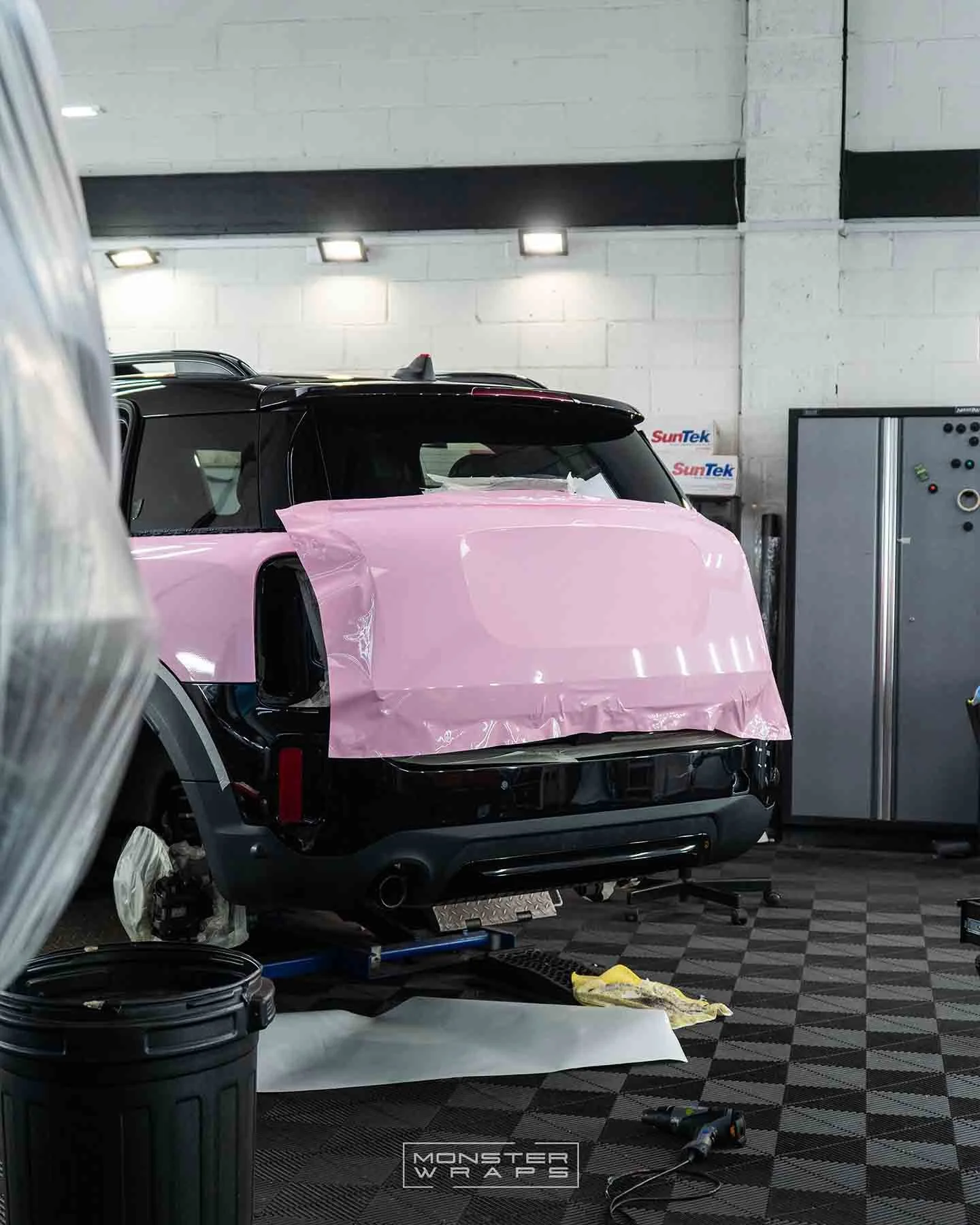 Mini Countryman F60 - Pastel Pink Gloss + Baby Pink Colour Matched Calipers - 10.jpg