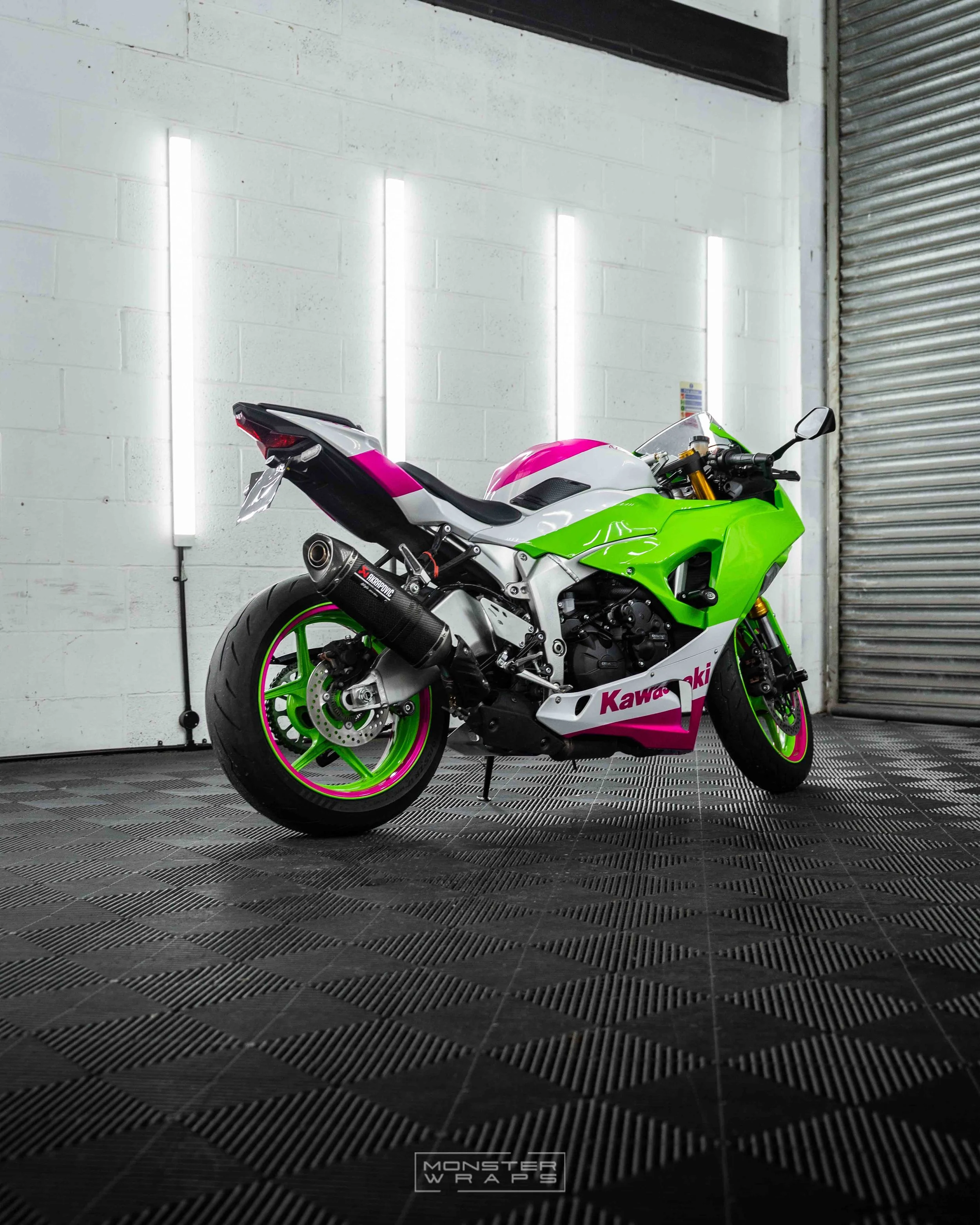 Kawasaki Ninja ZX-6R partial wrap KPMF Gloss Momentum Pink