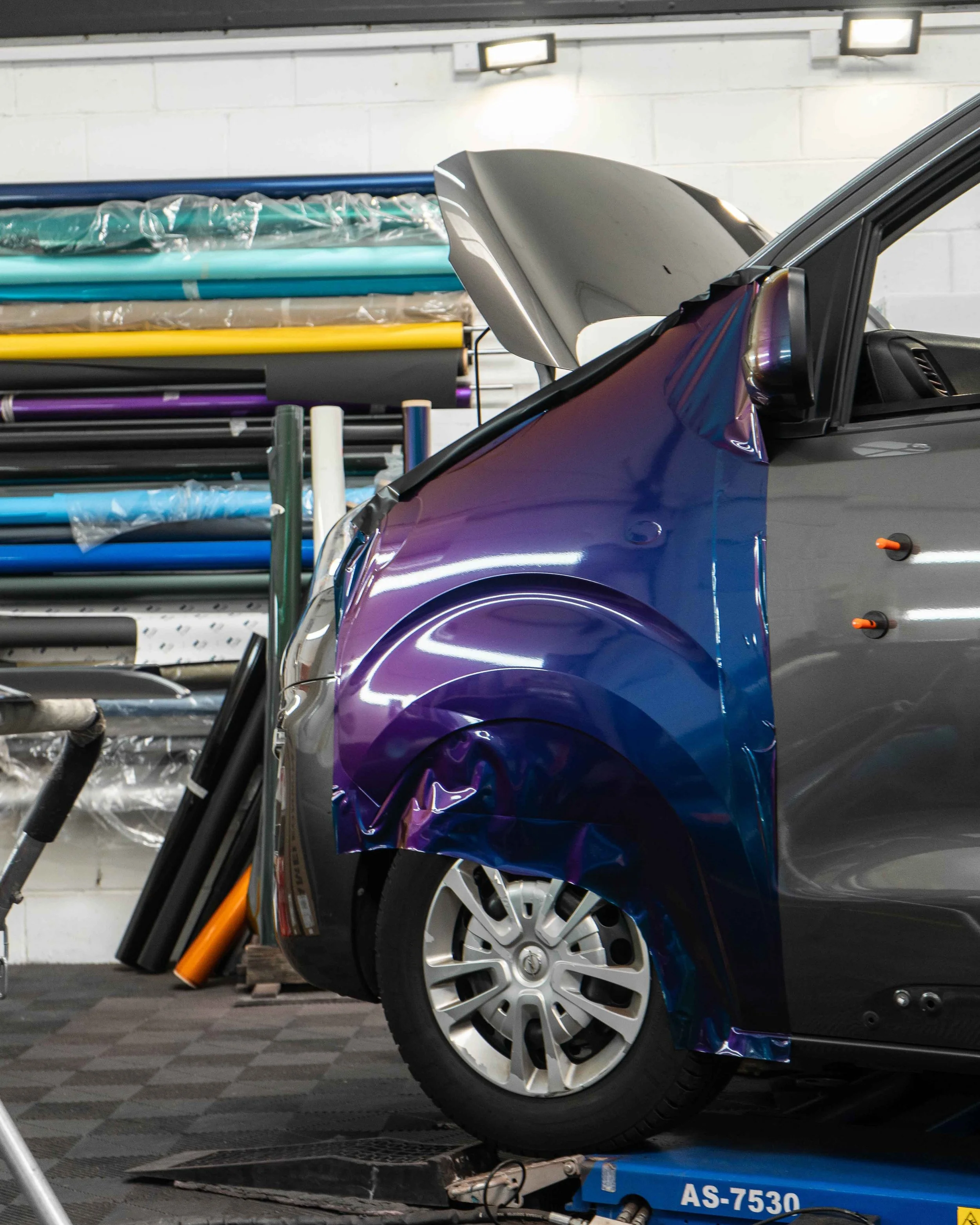 Vauxhall Vivaro - Gloss Flip Rushing Riptide - 2.jpg