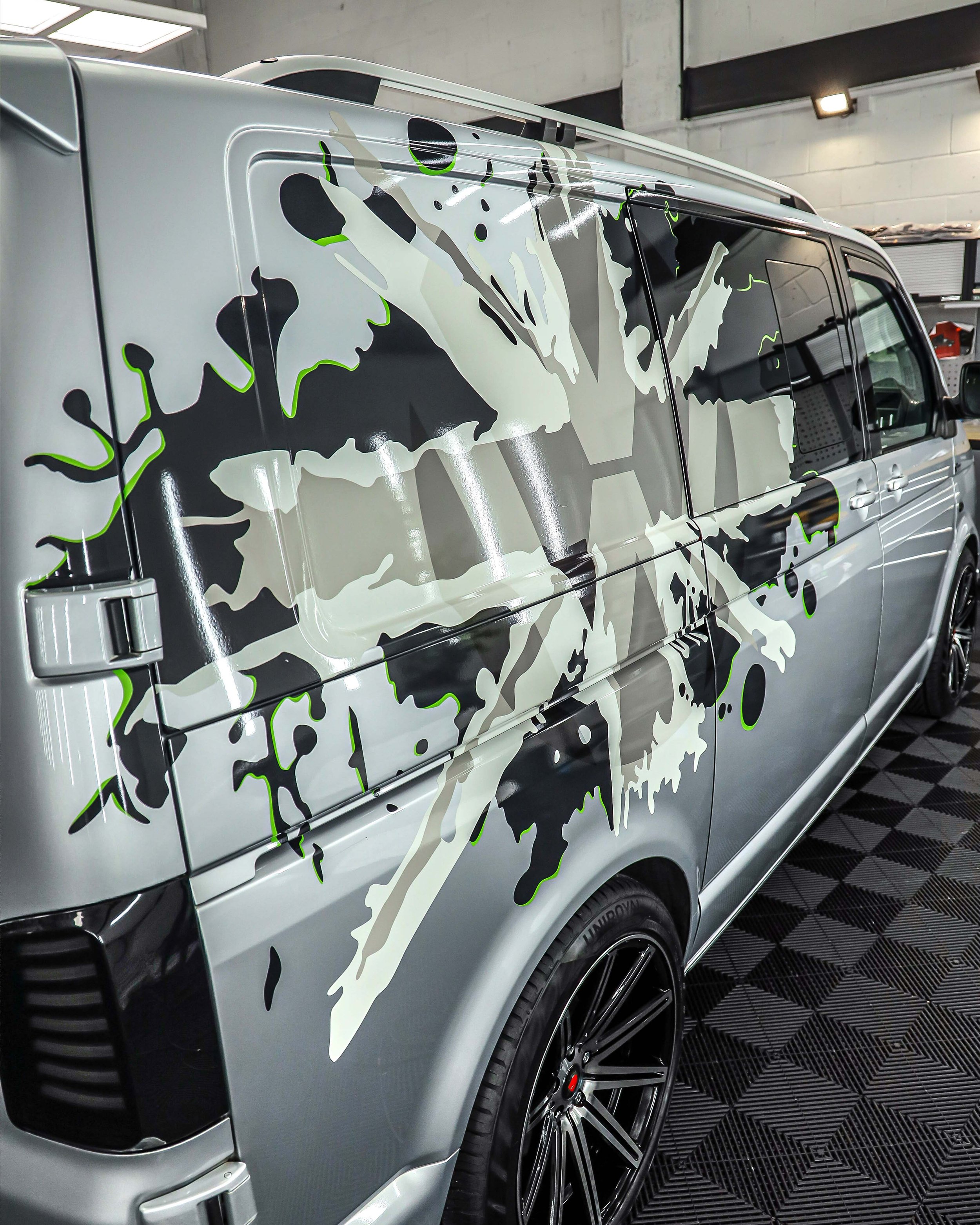 VW T5 - Union Jack.jpg