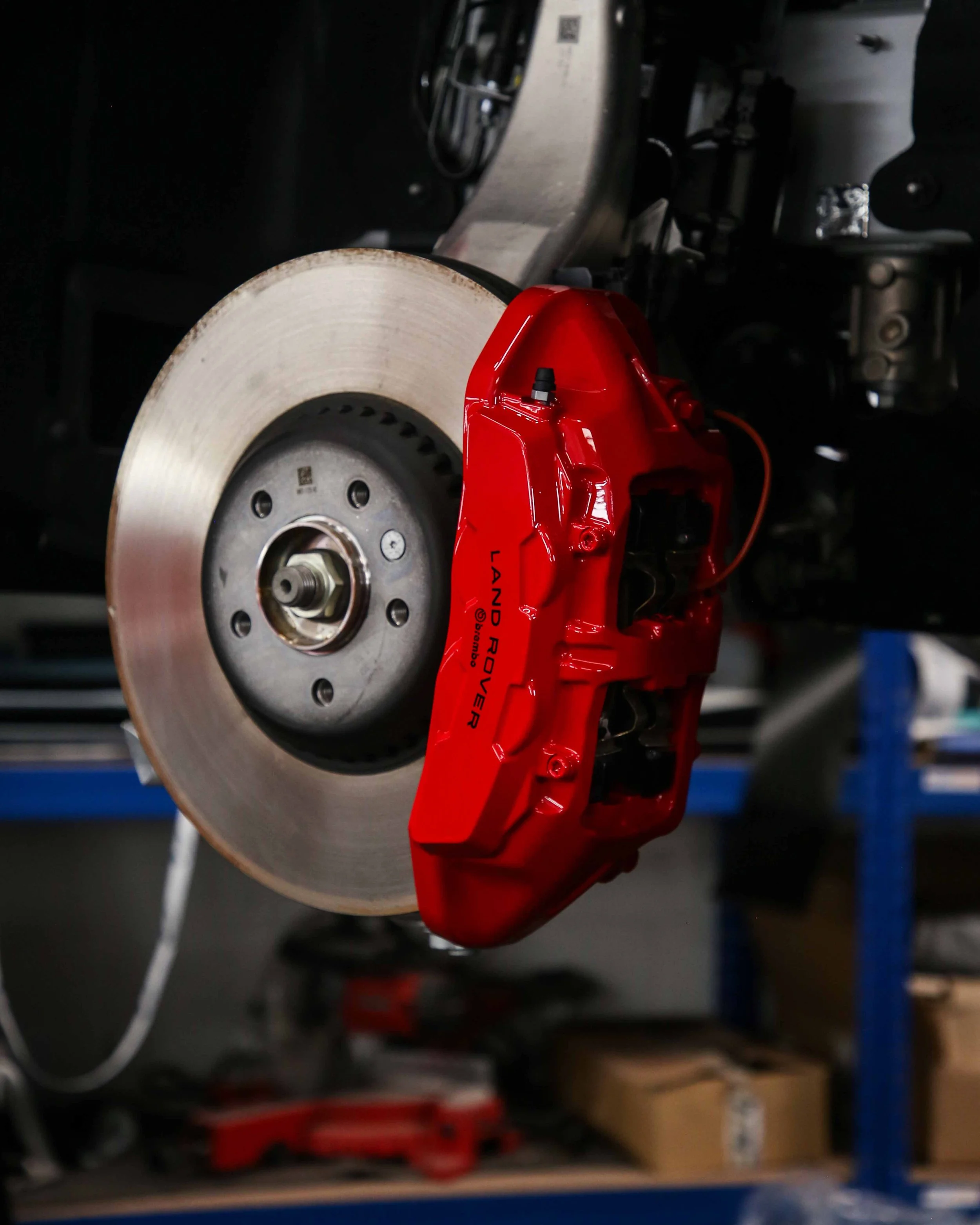 range rover sport calipers painted in gloss red
