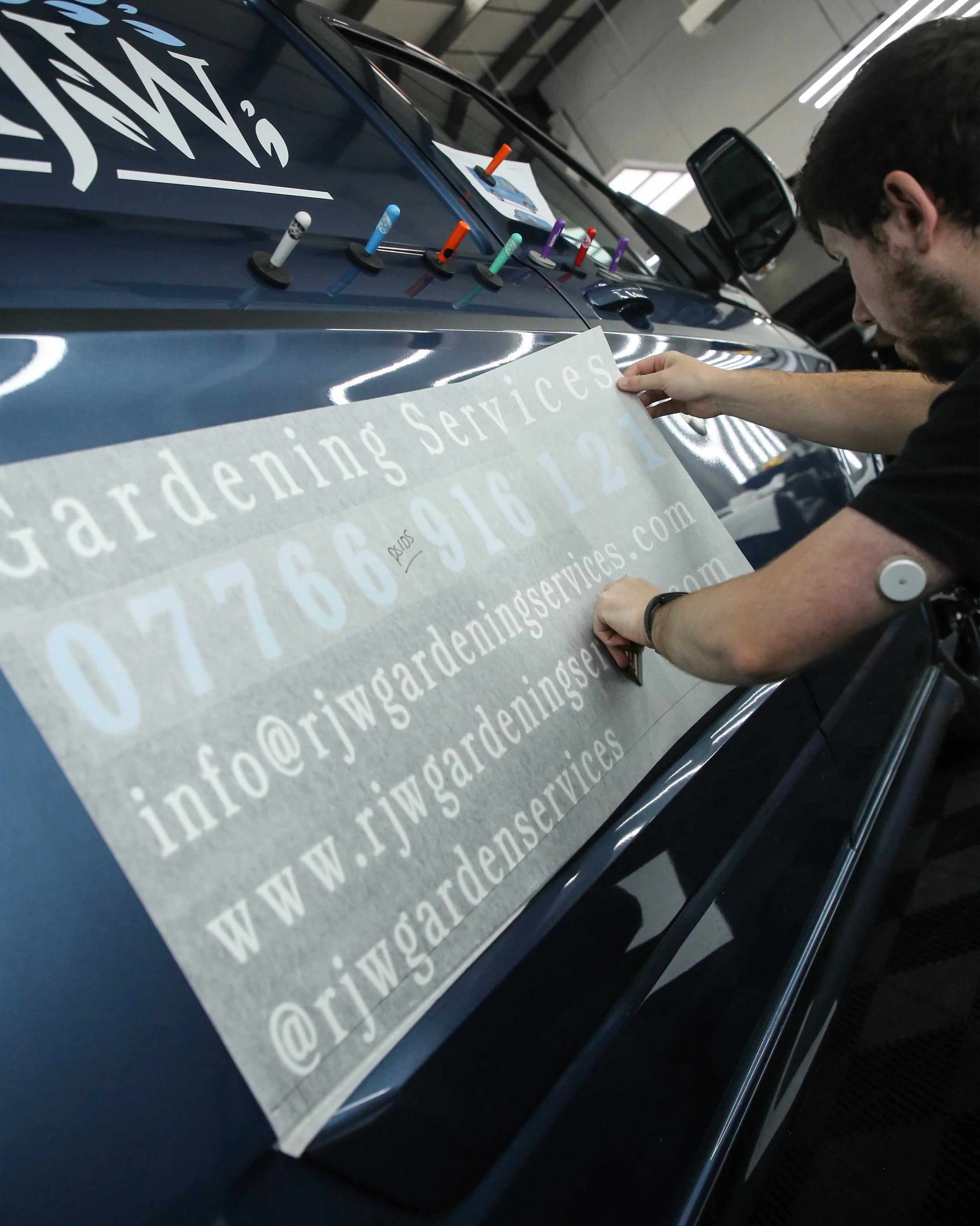 Simple sign-writing commerical branded fleet wraps