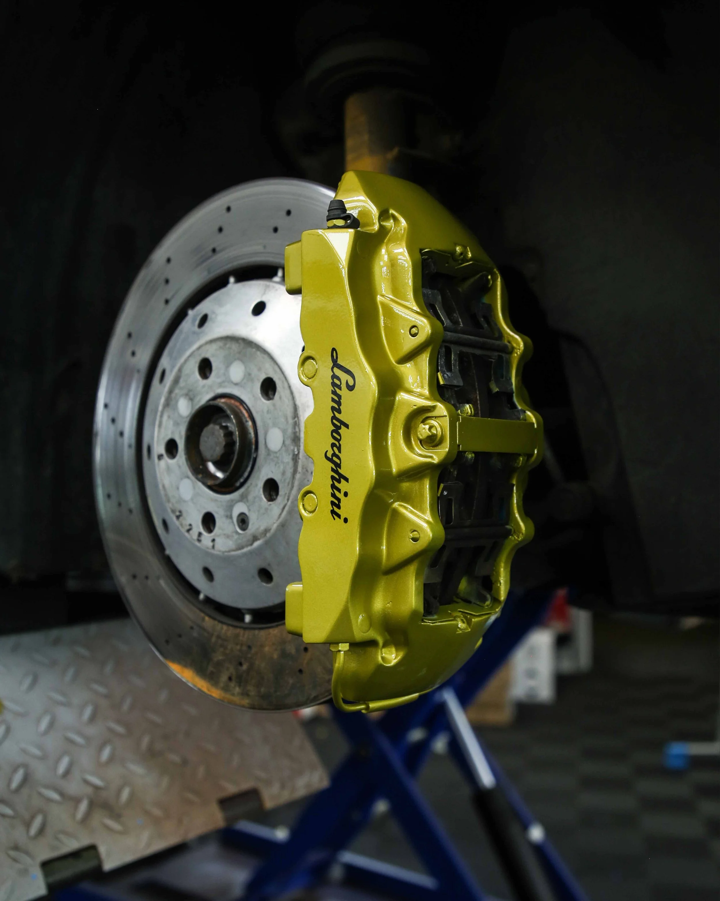 volkswagen vw caddy brake calipers painted gloss yellow metallic