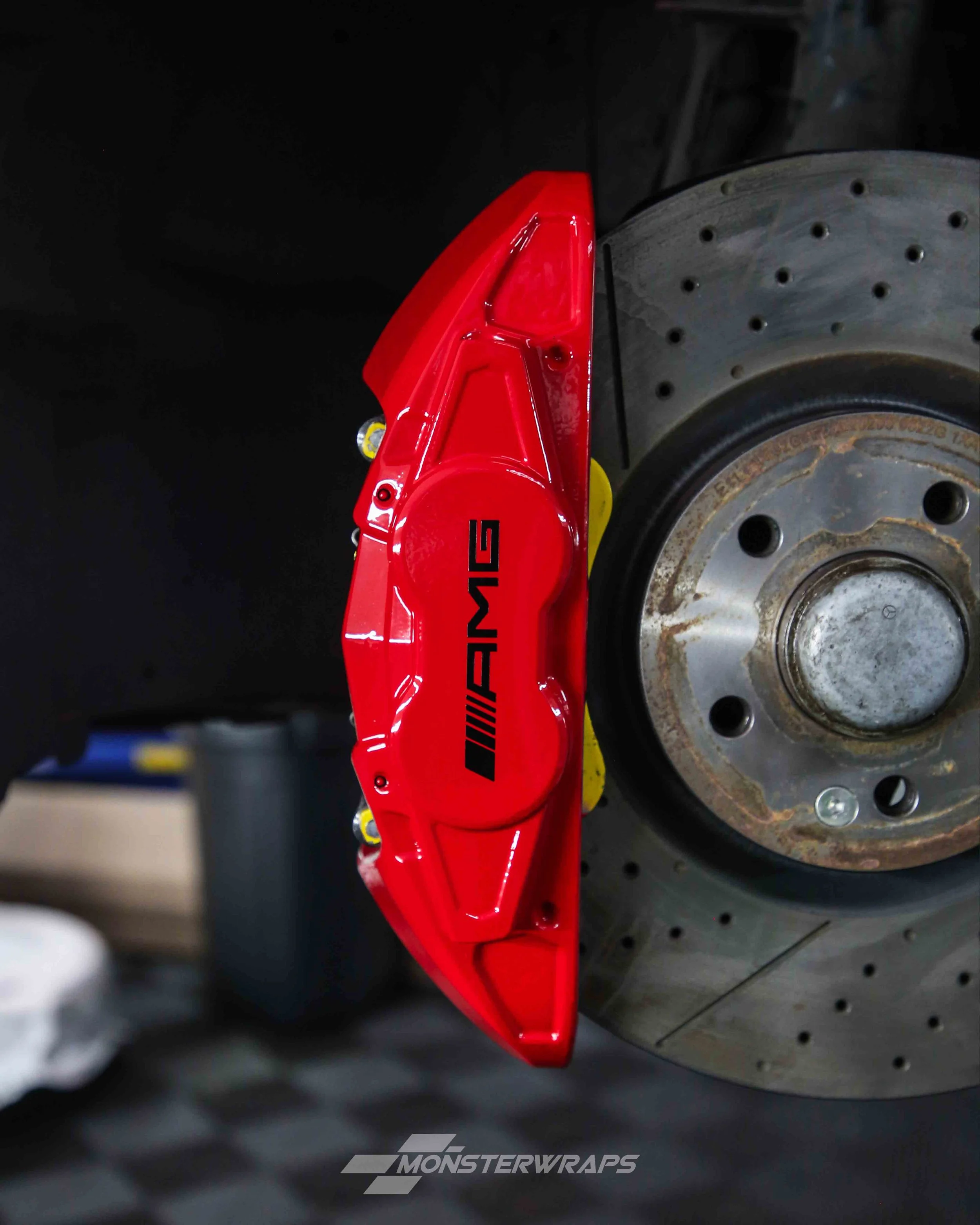 mercedes amg a45 brake calipers painted in glsos red