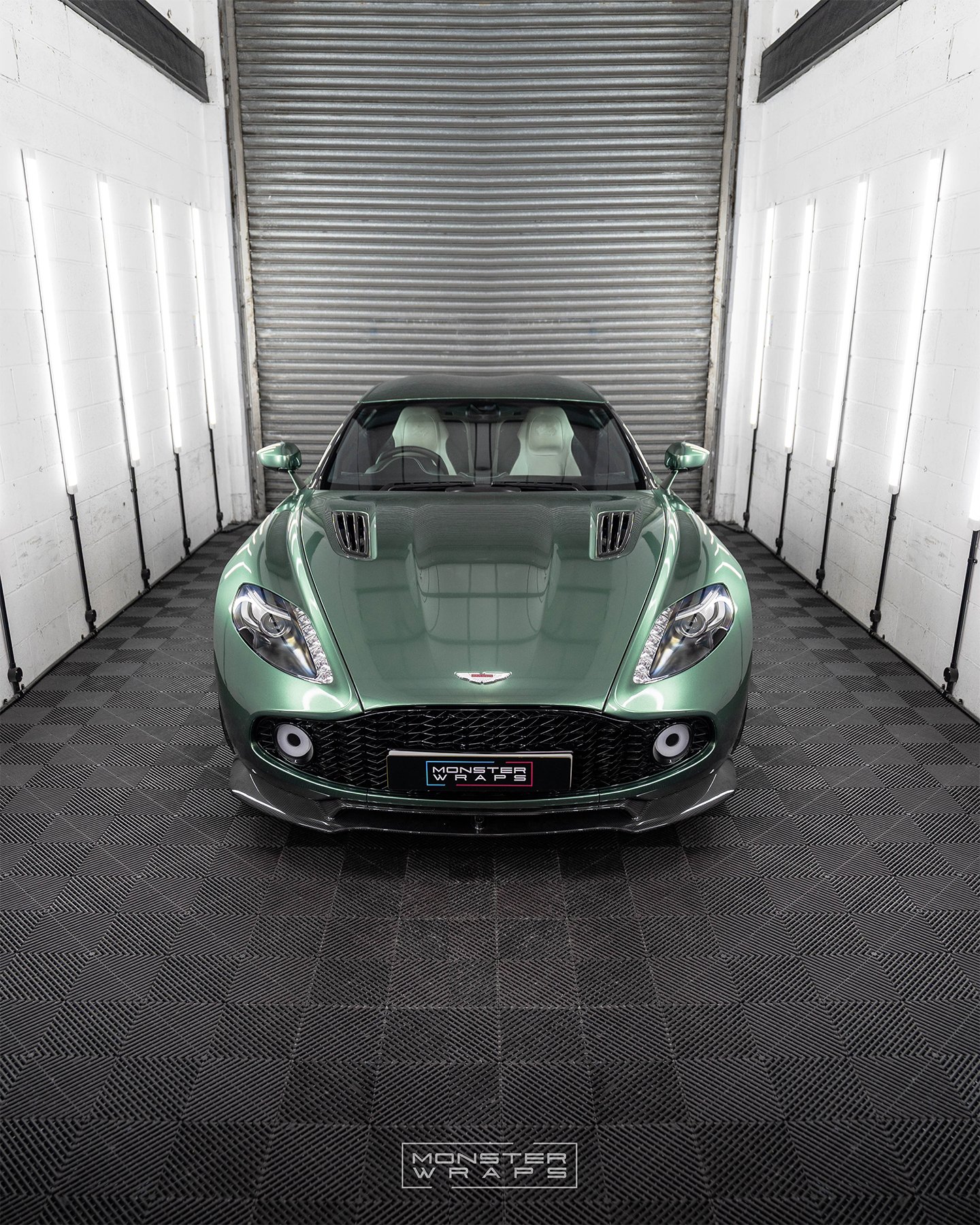 Aston Martin Zagato - Inozetek Metallic Racing Green - 25.jpg