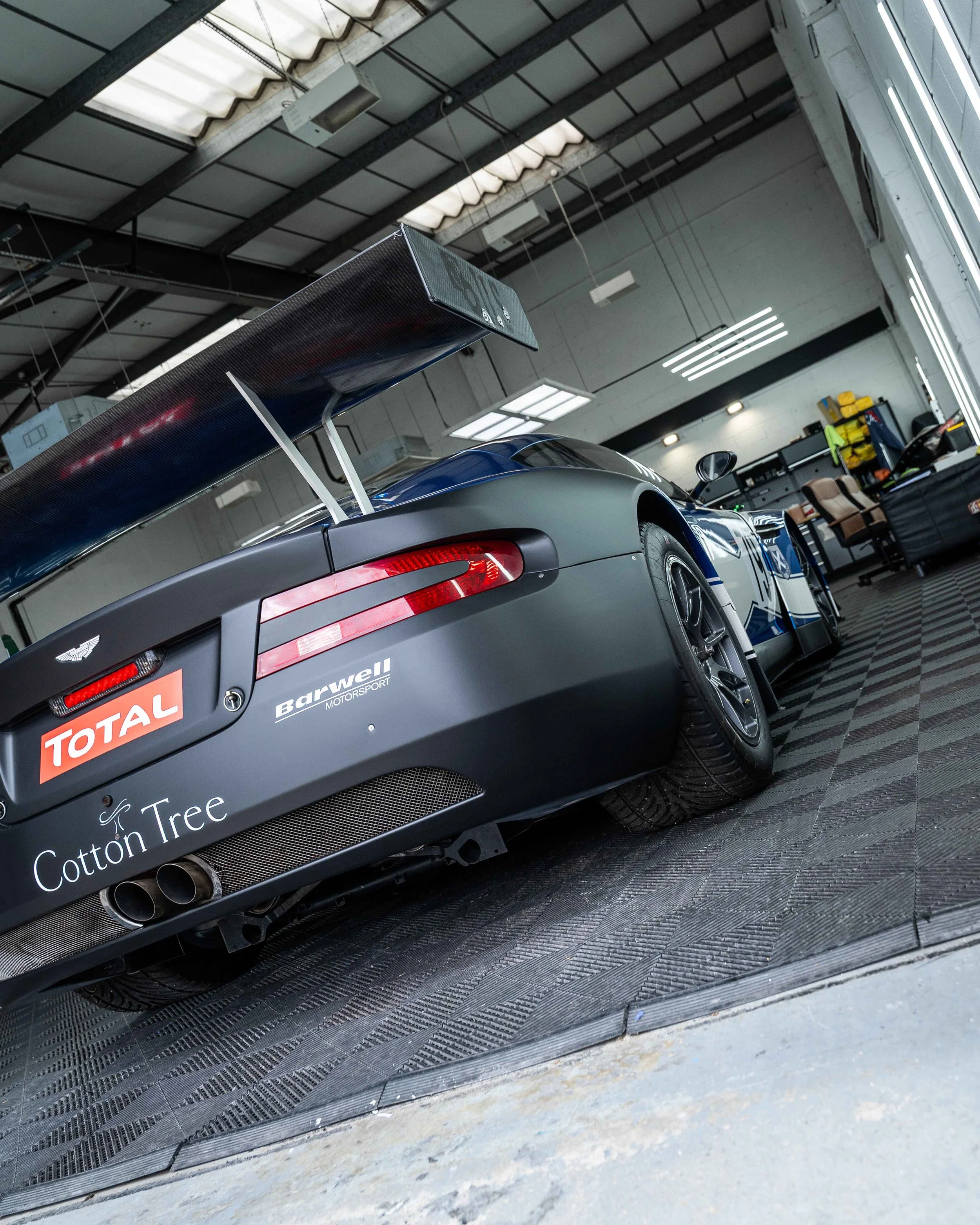 Aston Martin DBR9S - Ecurie Ecosse Livery - 28.jpg