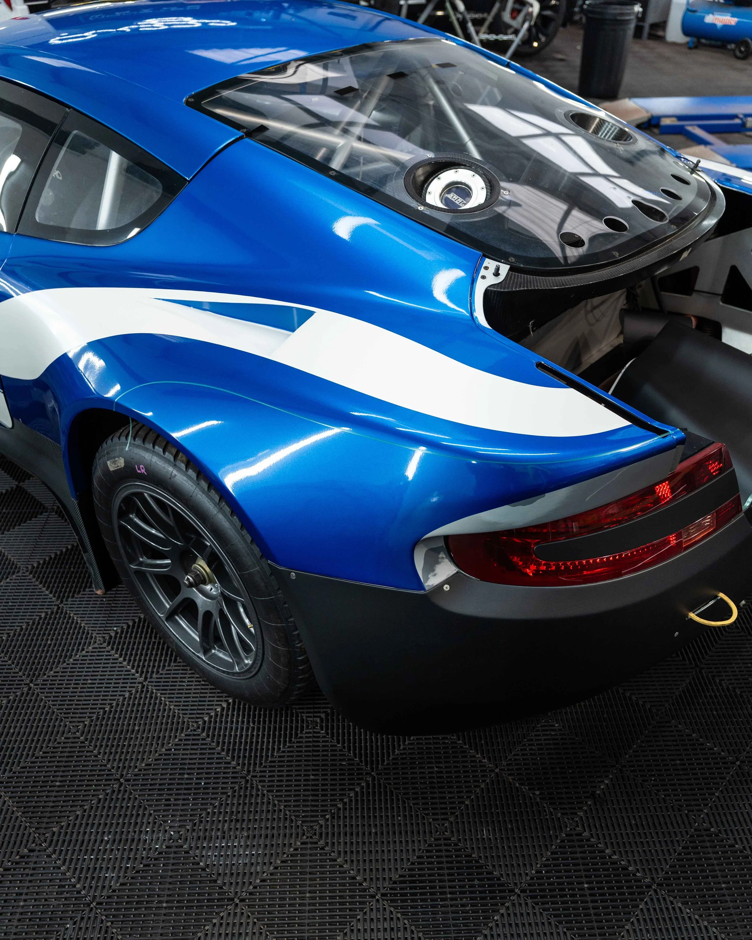 Aston Martin DBR9S - Ecurie Ecosse Livery - 18.jpg