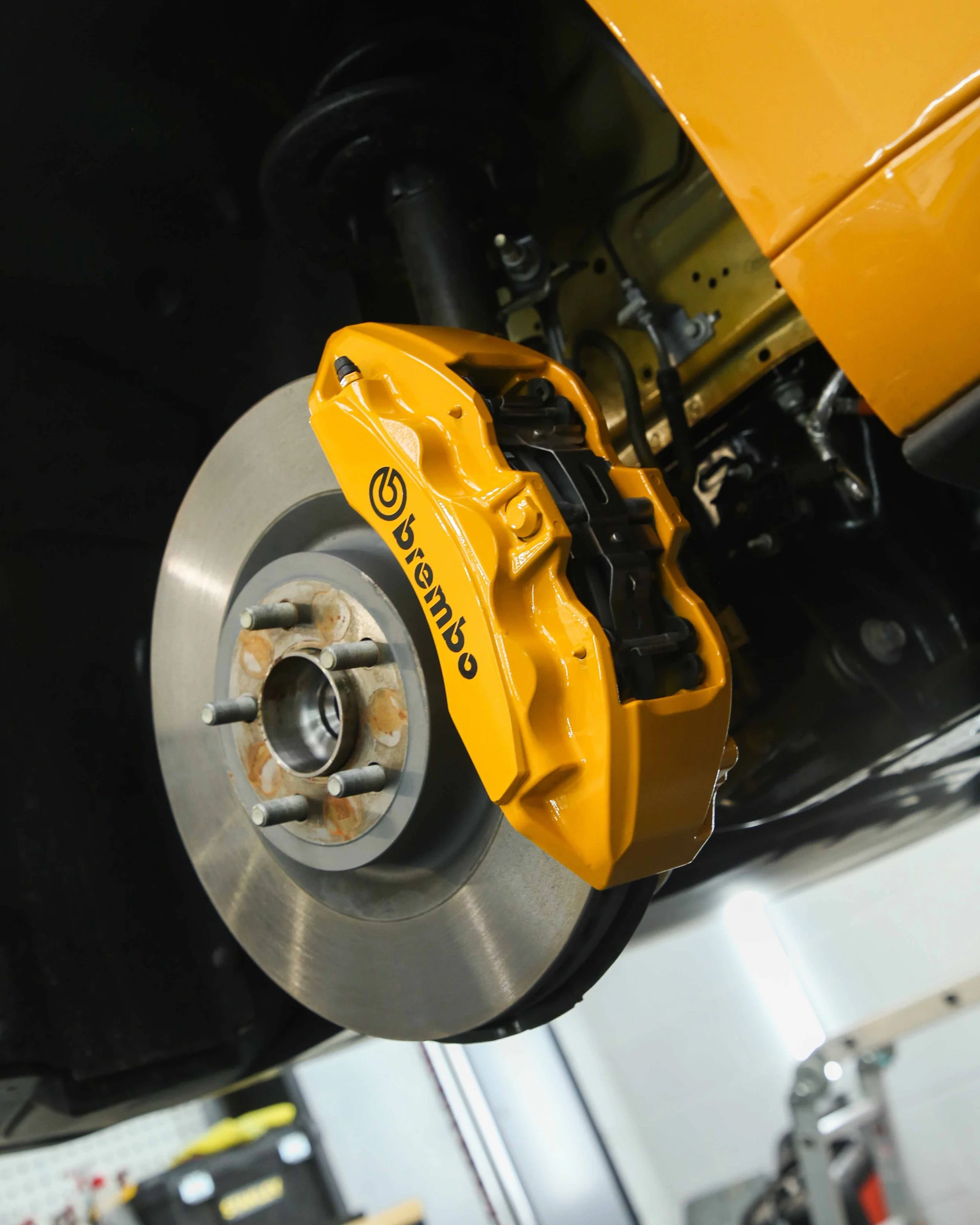 ford mustang brake calipers colour matched to paintwork