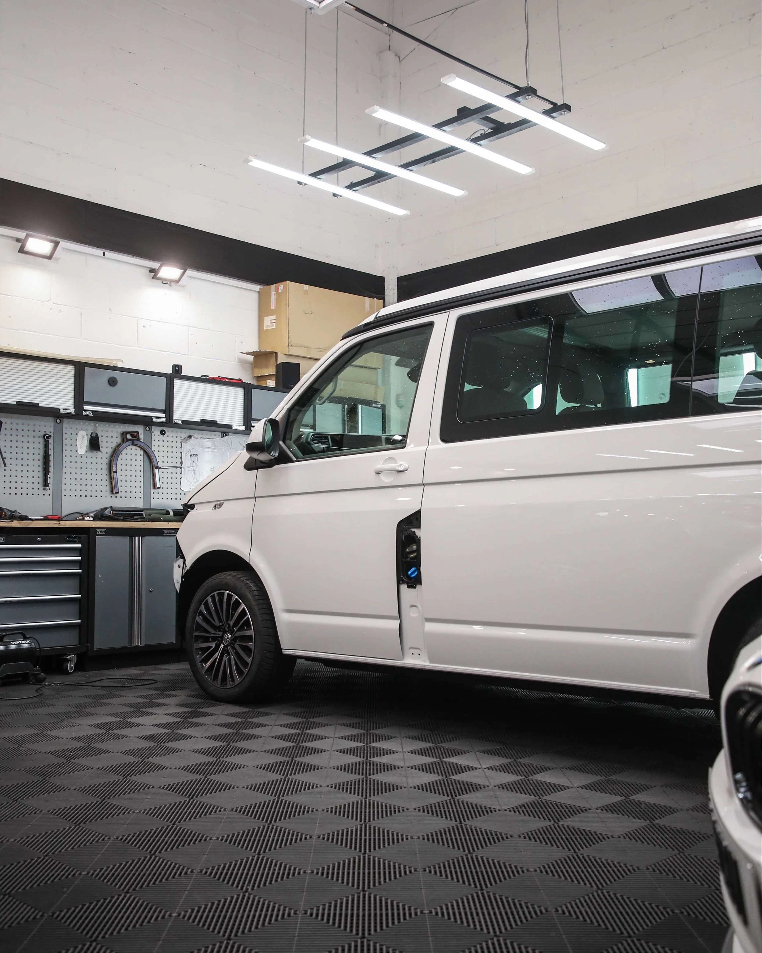 VW T6.1 California - Gloss Pearl Green - 2.jpg