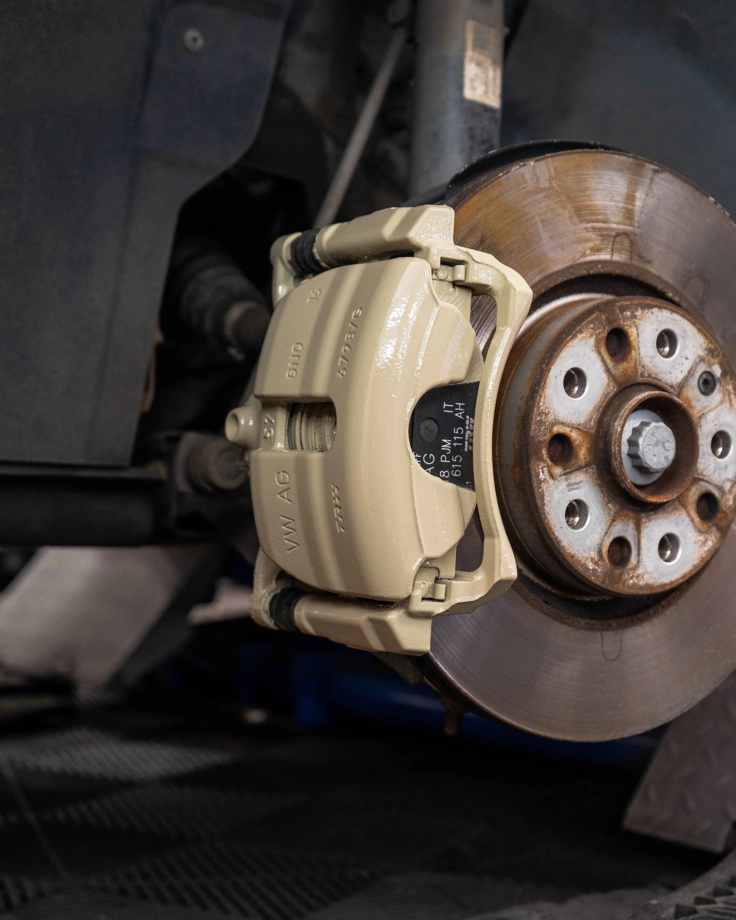 Audi Q3 Coupe S-Line brake calipers painted in Gloss Ivory Cream
