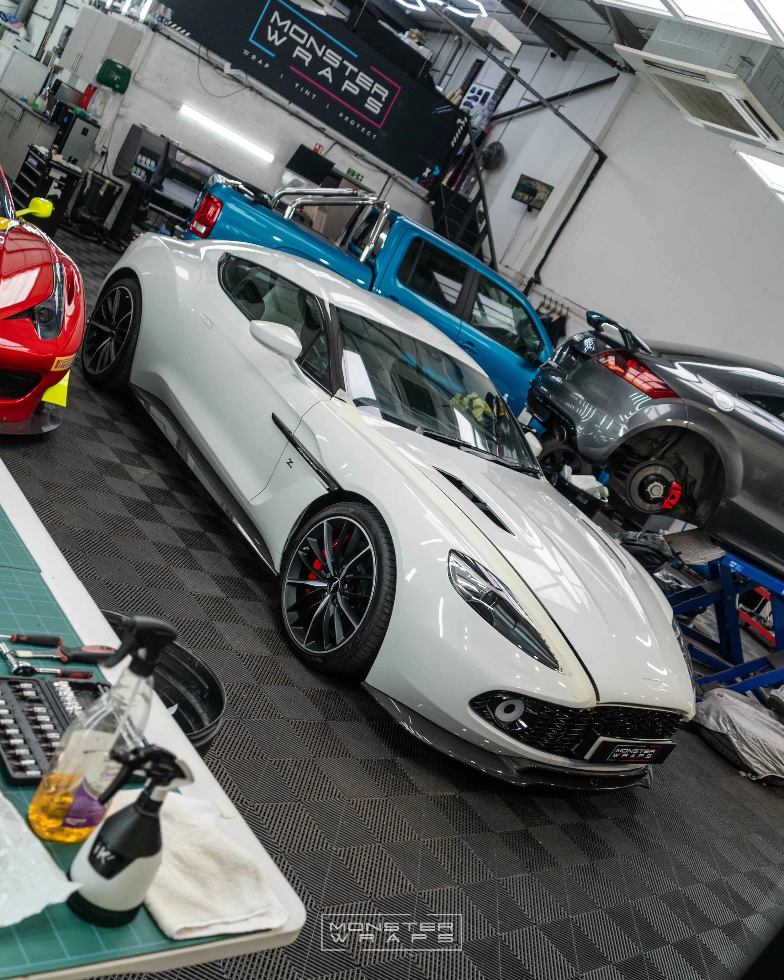 Aston Martin Zagato - Inozetek Metallic Racing Green - 1.jpg