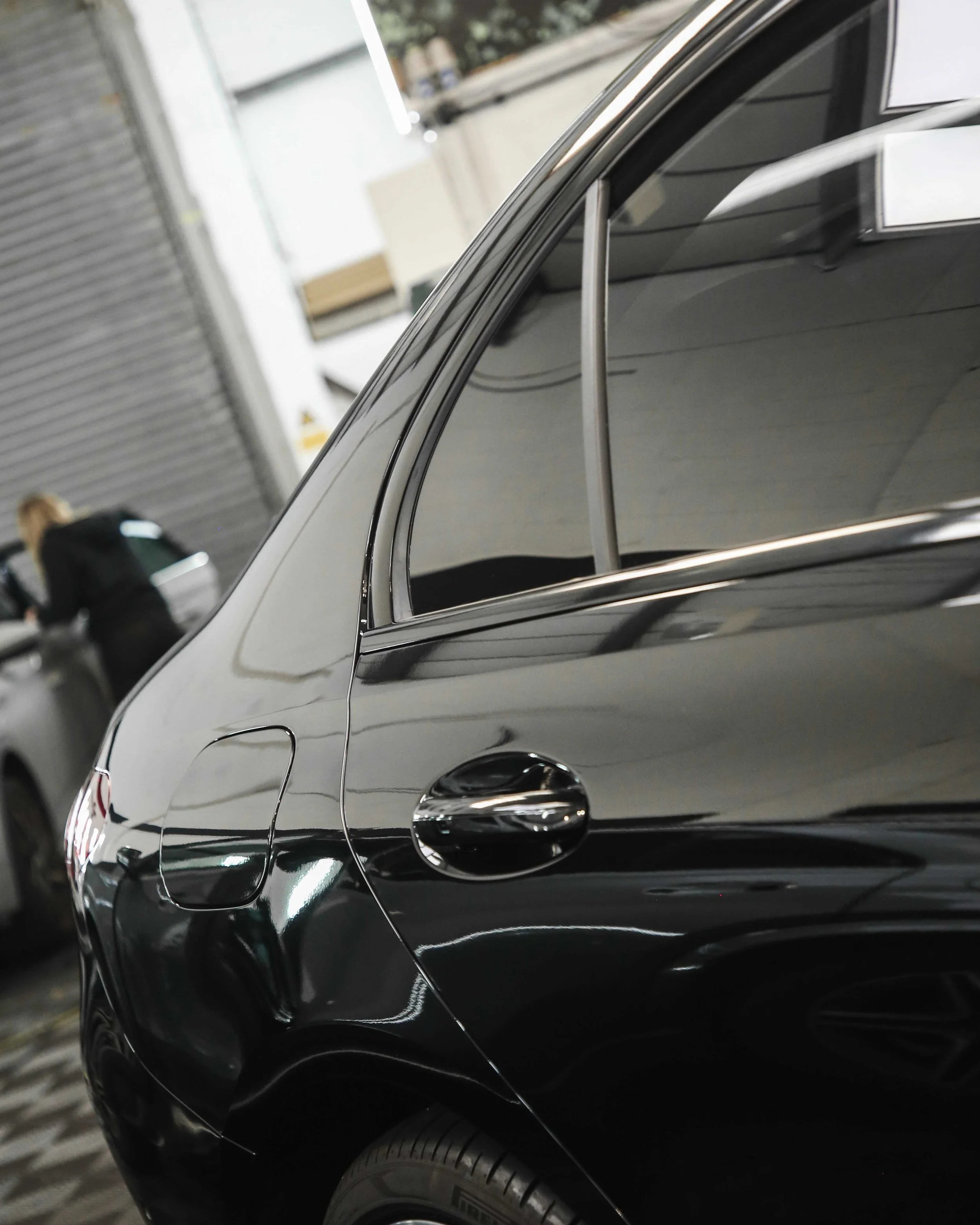 Merc C300d - Dechrome + Calipers - 6.jpg