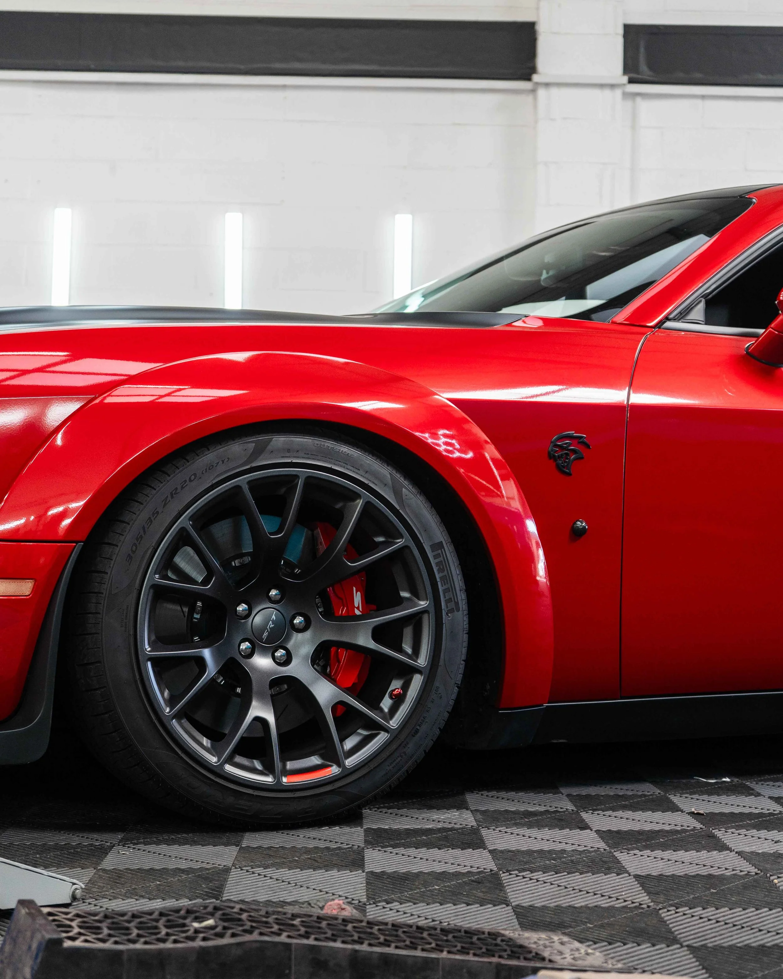 Dodge Challenger SRT Hellcat full colour change vinyl wrap in Oracal 970 Gloss Luscious Lips