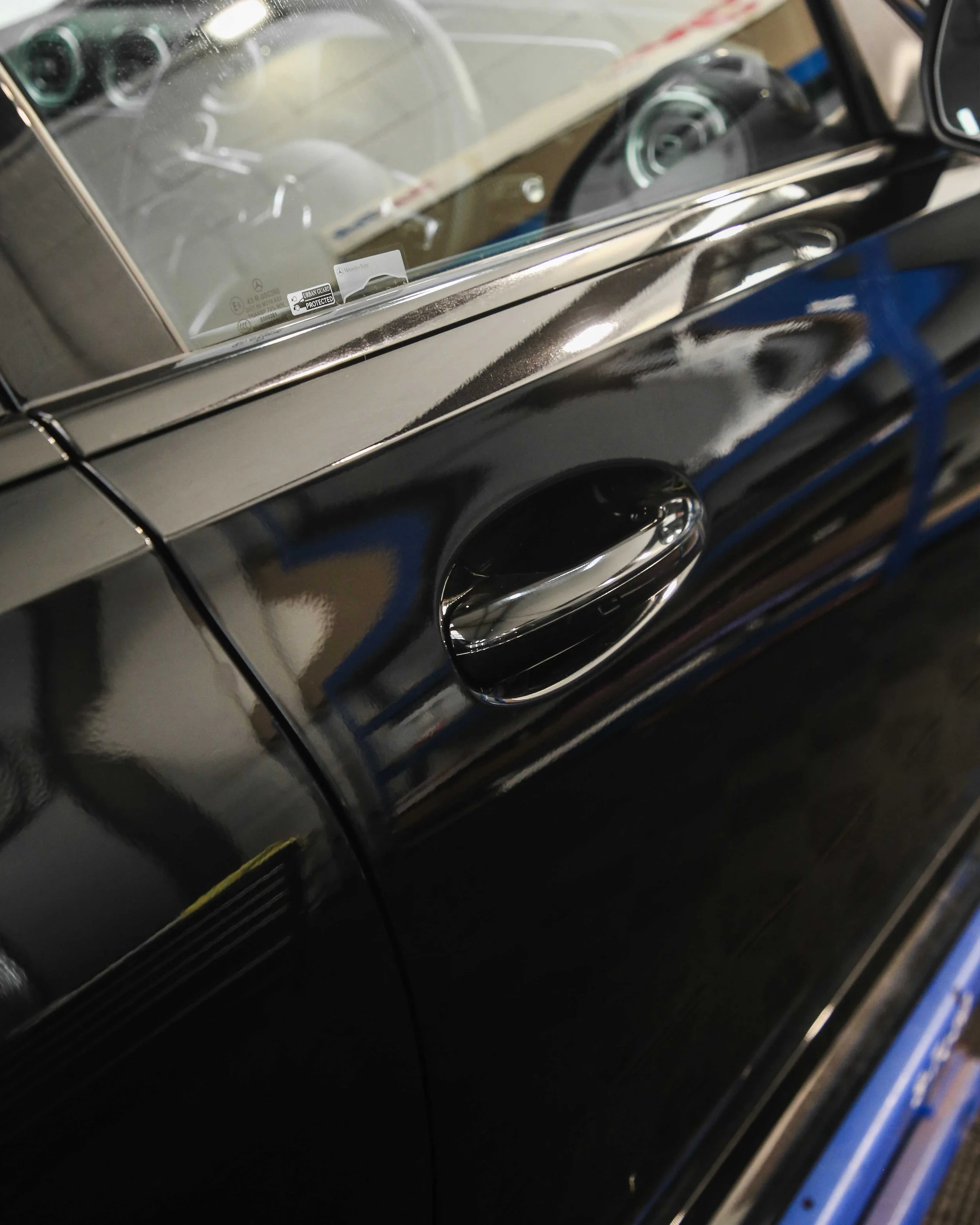 Merc C300d - Dechrome + Calipers - 5.jpg