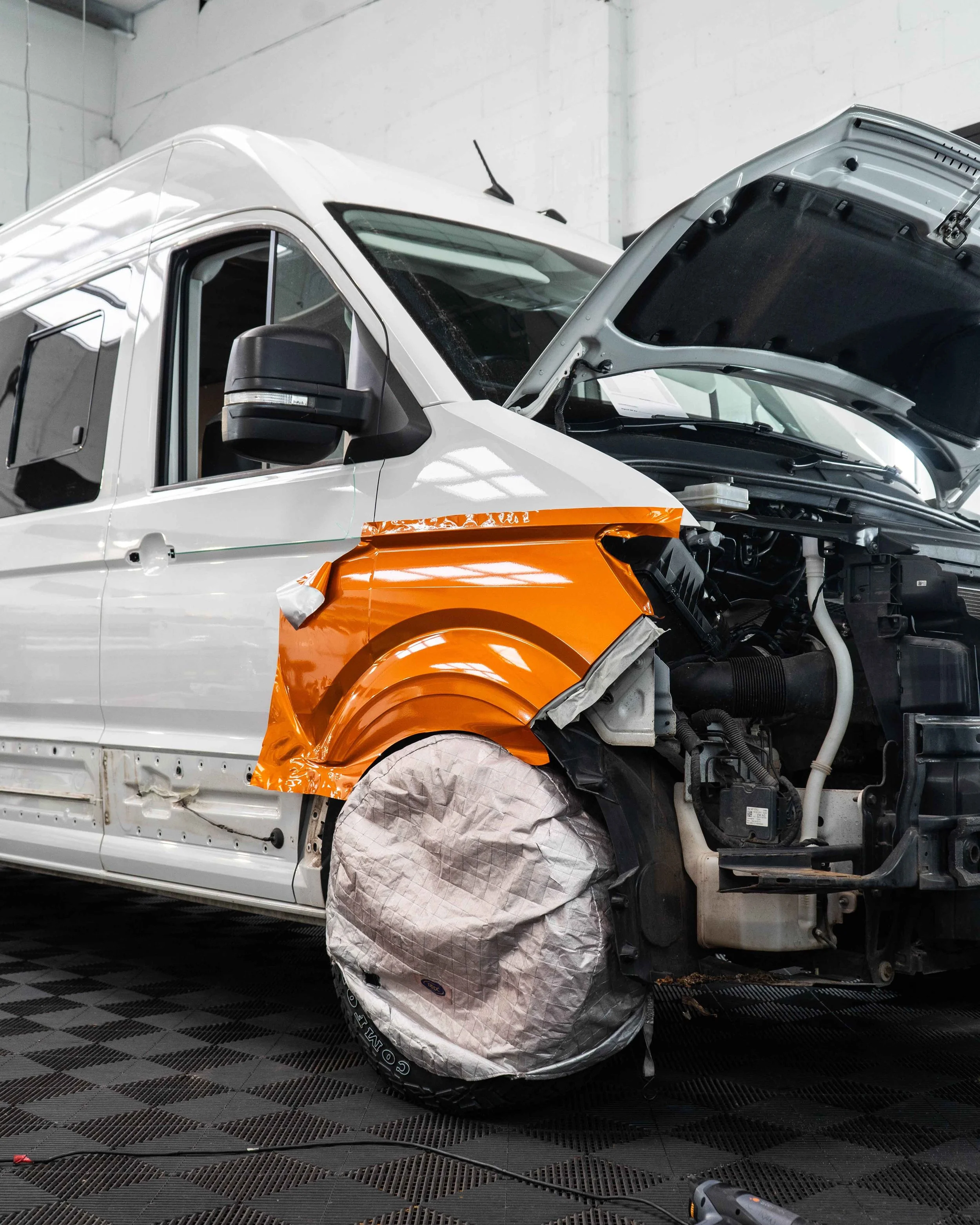 VW Crafter - Gloss Tangerine Dream - 2.jpg